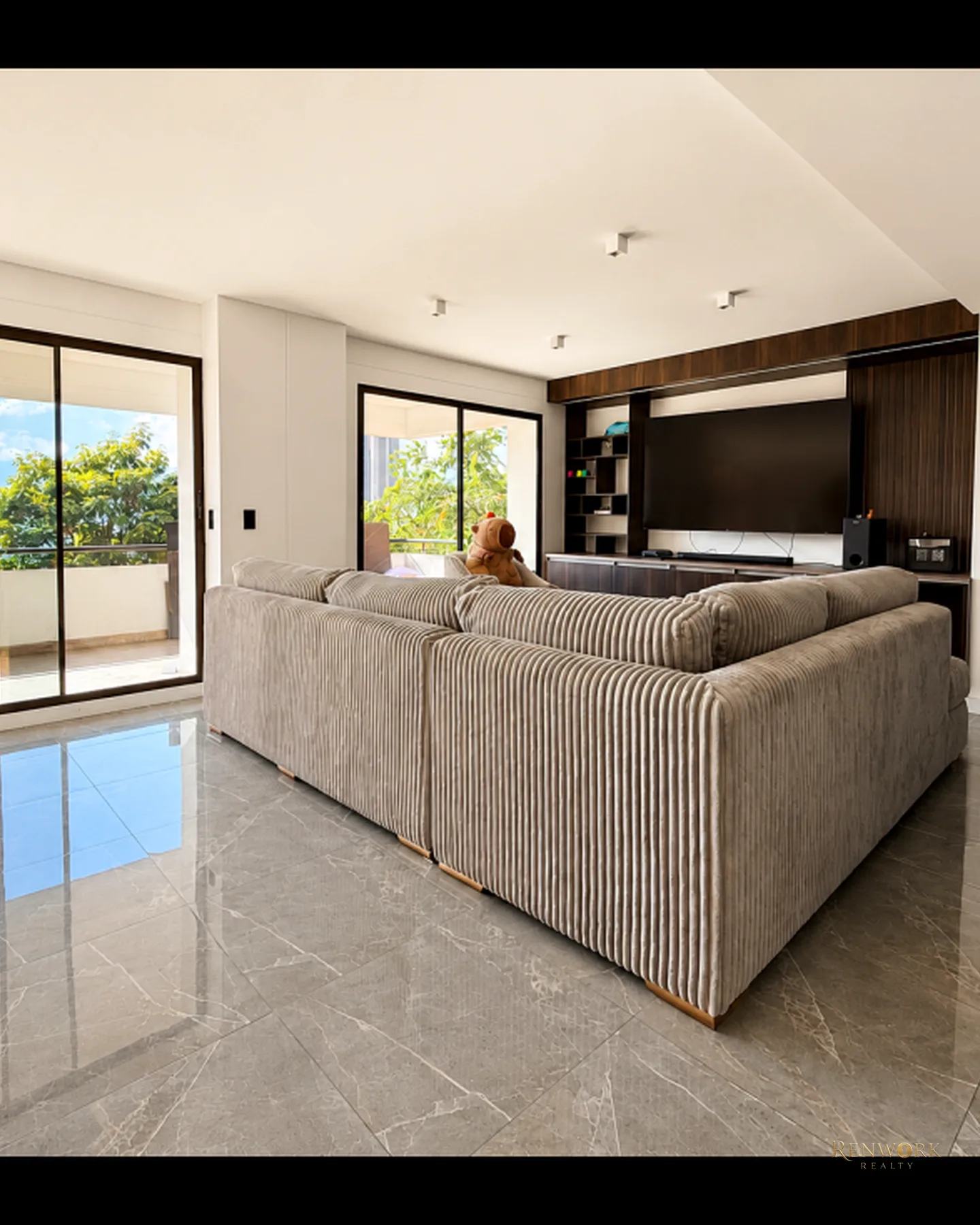 VENTA | APARTAMENTO DE LUJO EN EL POBLADO | 2 HABS + SERVICIO · foto 2