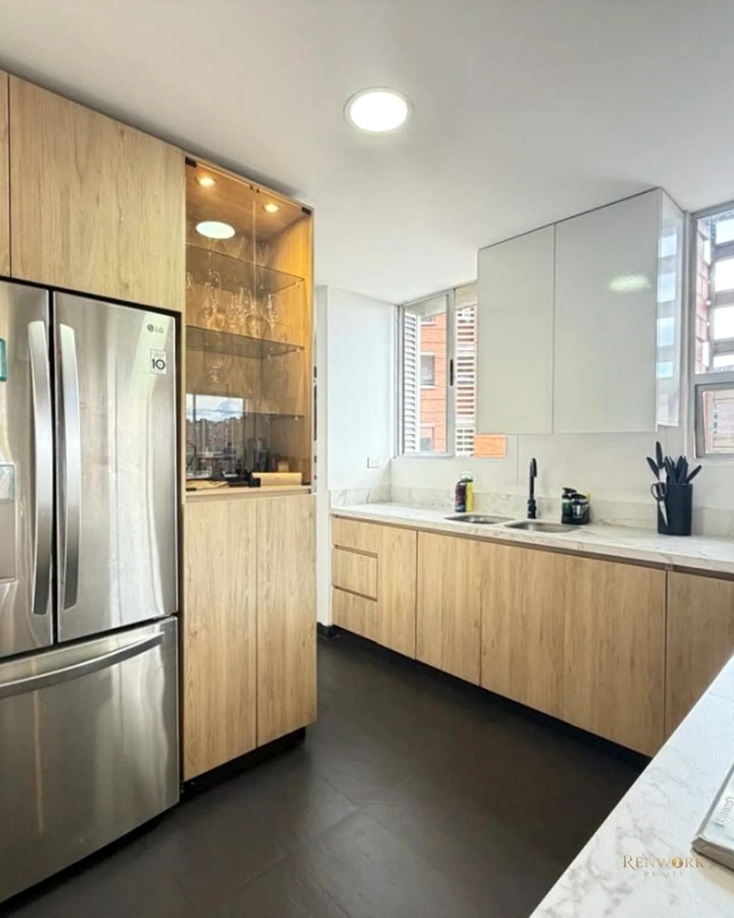 VENTA APARTAMENTO DUPLEX CON TERRAZA, REMODELADO, CERCA AL TESORO 🥰 · foto 3