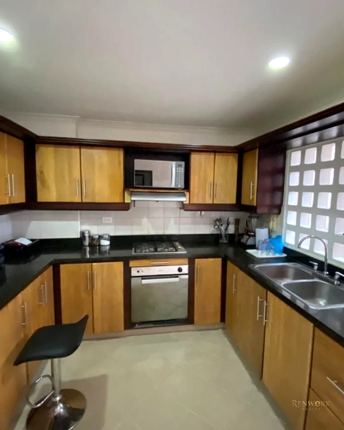 VENTA APARTAMENTO DUPLEX SECTOR LAURELES. · foto 3