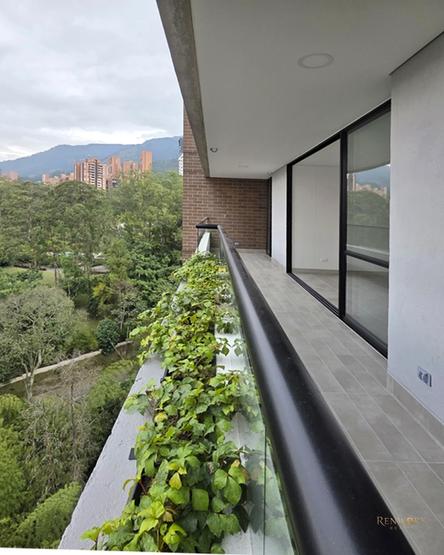 VENTA APARTAMENTO EL POBLADO CERCA AL TESORO, PARA ESTRENAR. PISO ALTO · foto 22