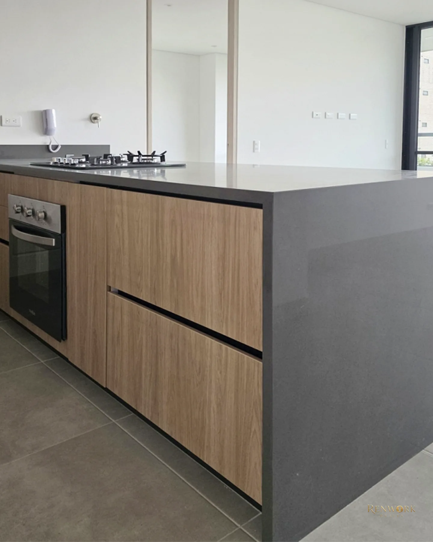 VENTA APARTAMENTO EL POBLADO CERCA AL TESORO, PARA ESTRENAR. PISO ALTO · foto 5