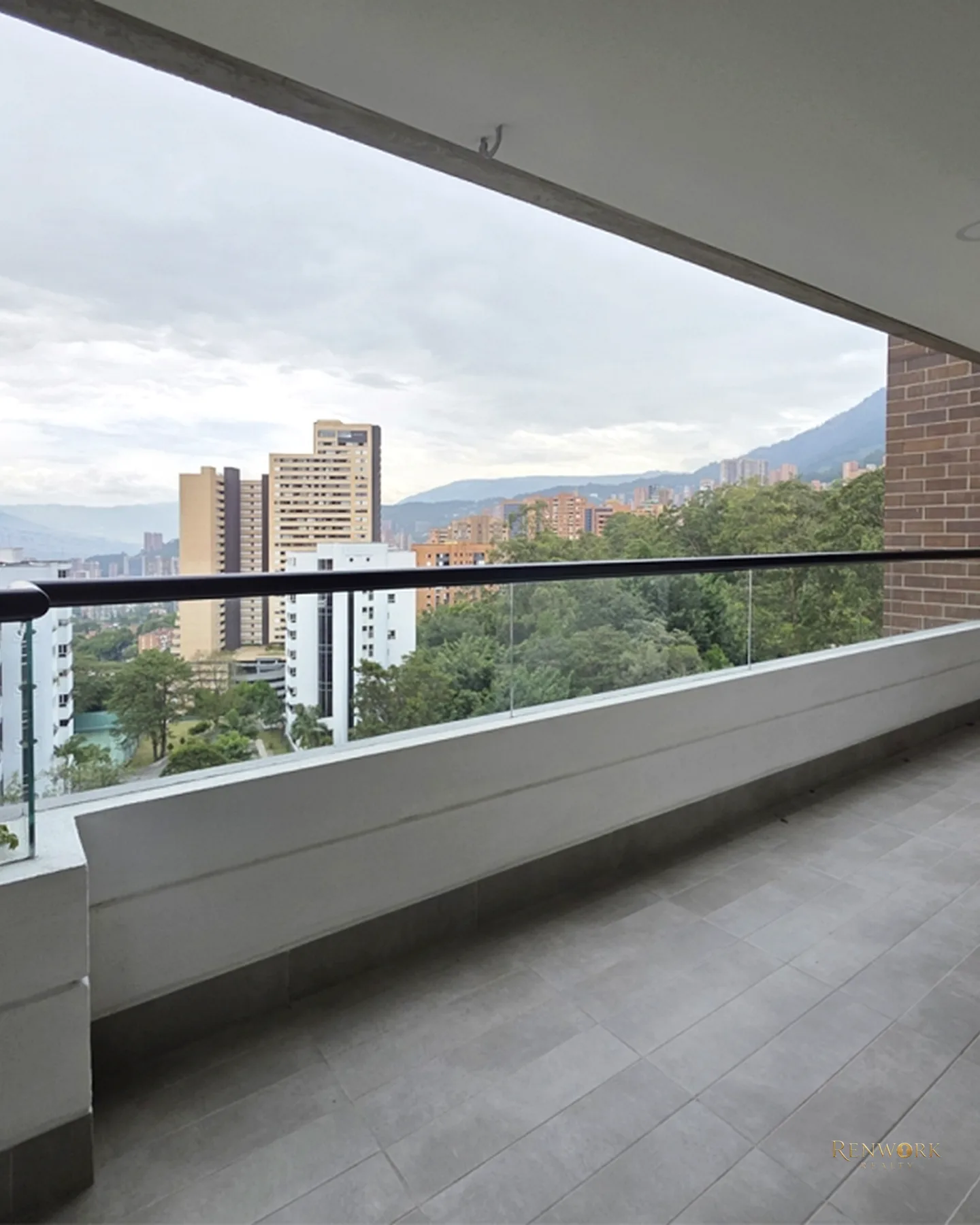 VENTA APARTAMENTO EL POBLADO CERCA AL TESORO, PARA ESTRENAR. PISO ALTO · foto 23