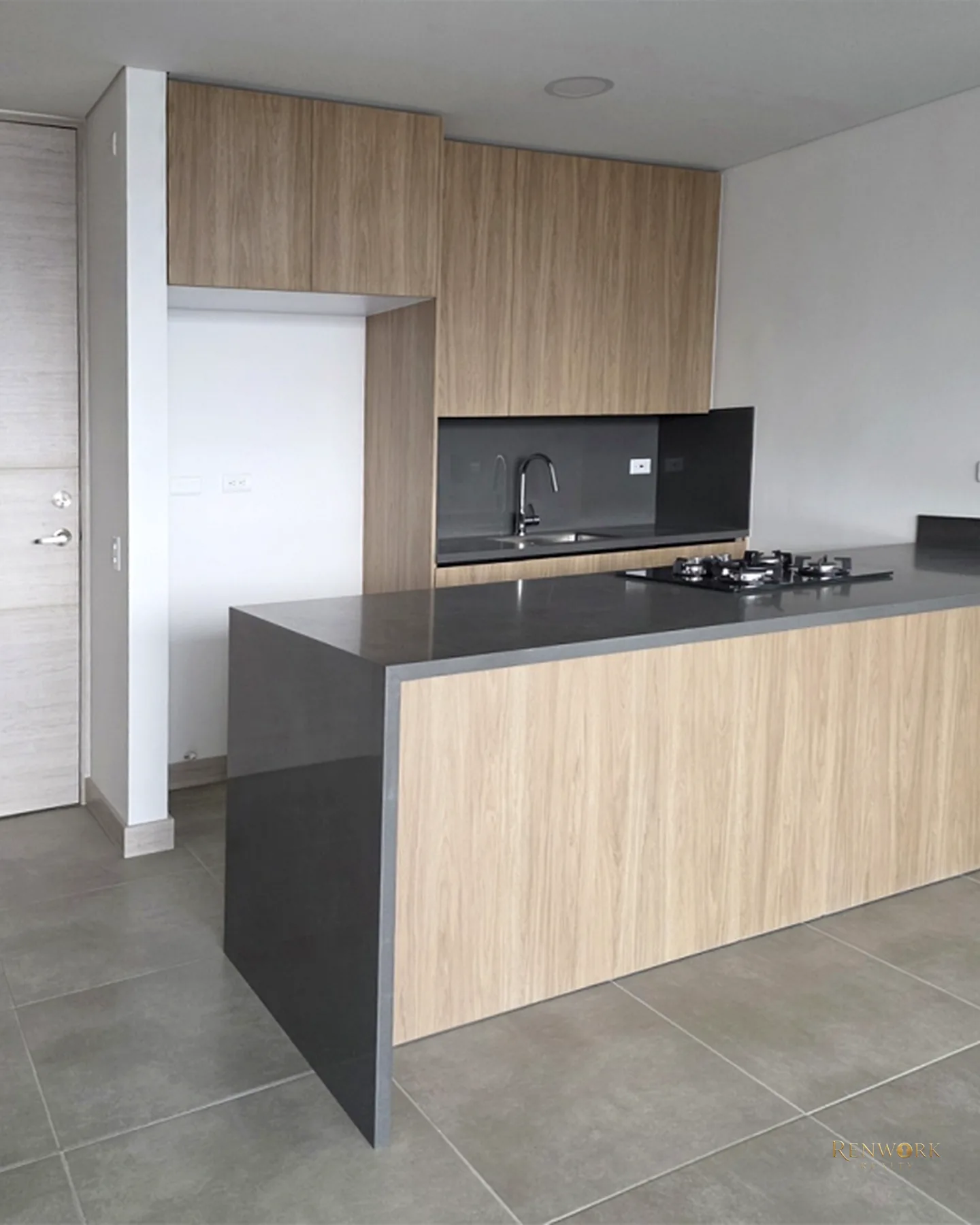 VENTA APARTAMENTO EL POBLADO CERCA AL TESORO, PARA ESTRENAR. PISO ALTO · foto 4