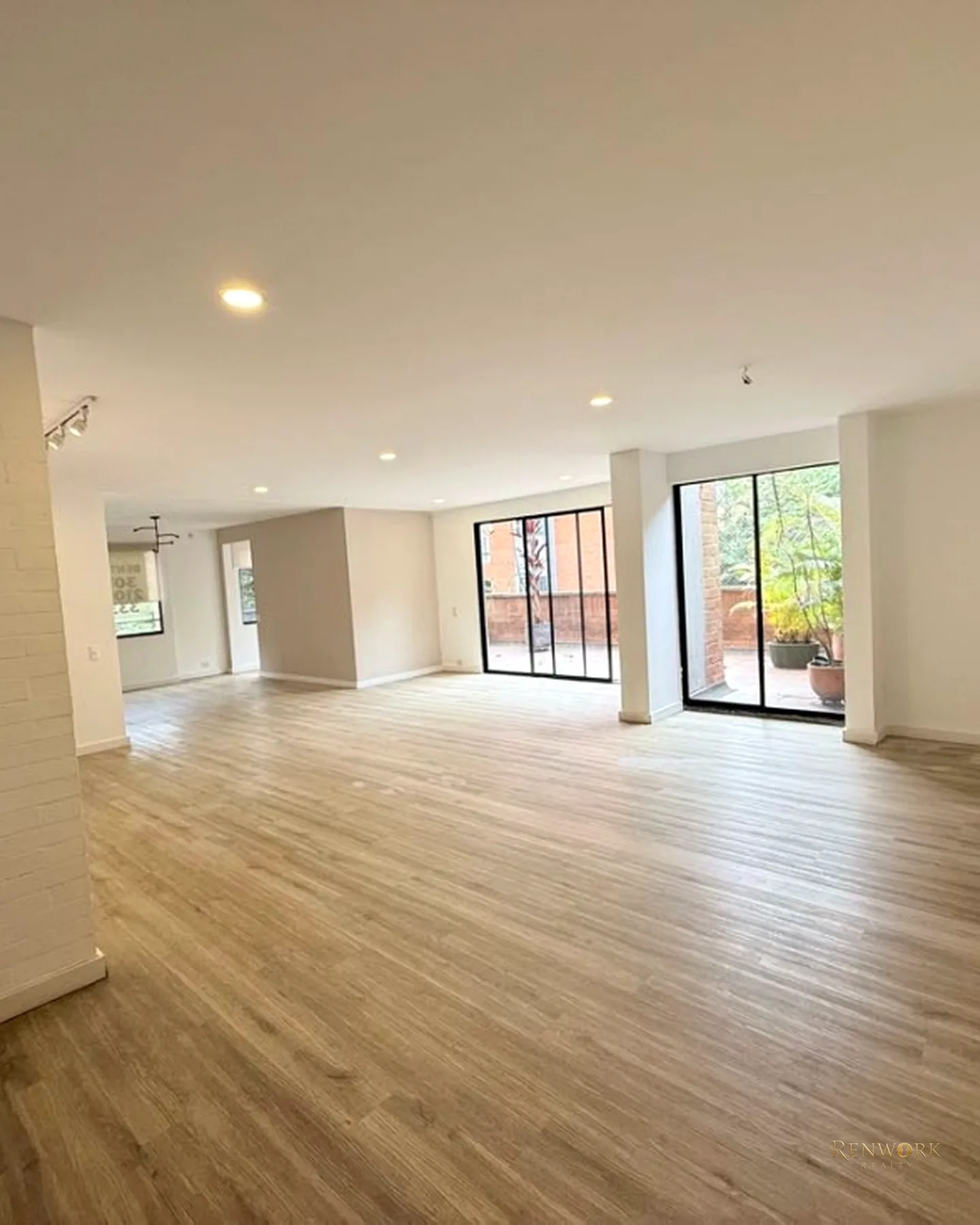 VENTA APARTAMENTO EL TESORO 138.23 MTS2 + TERRAZA DE 47.73 MTS2 · foto 1