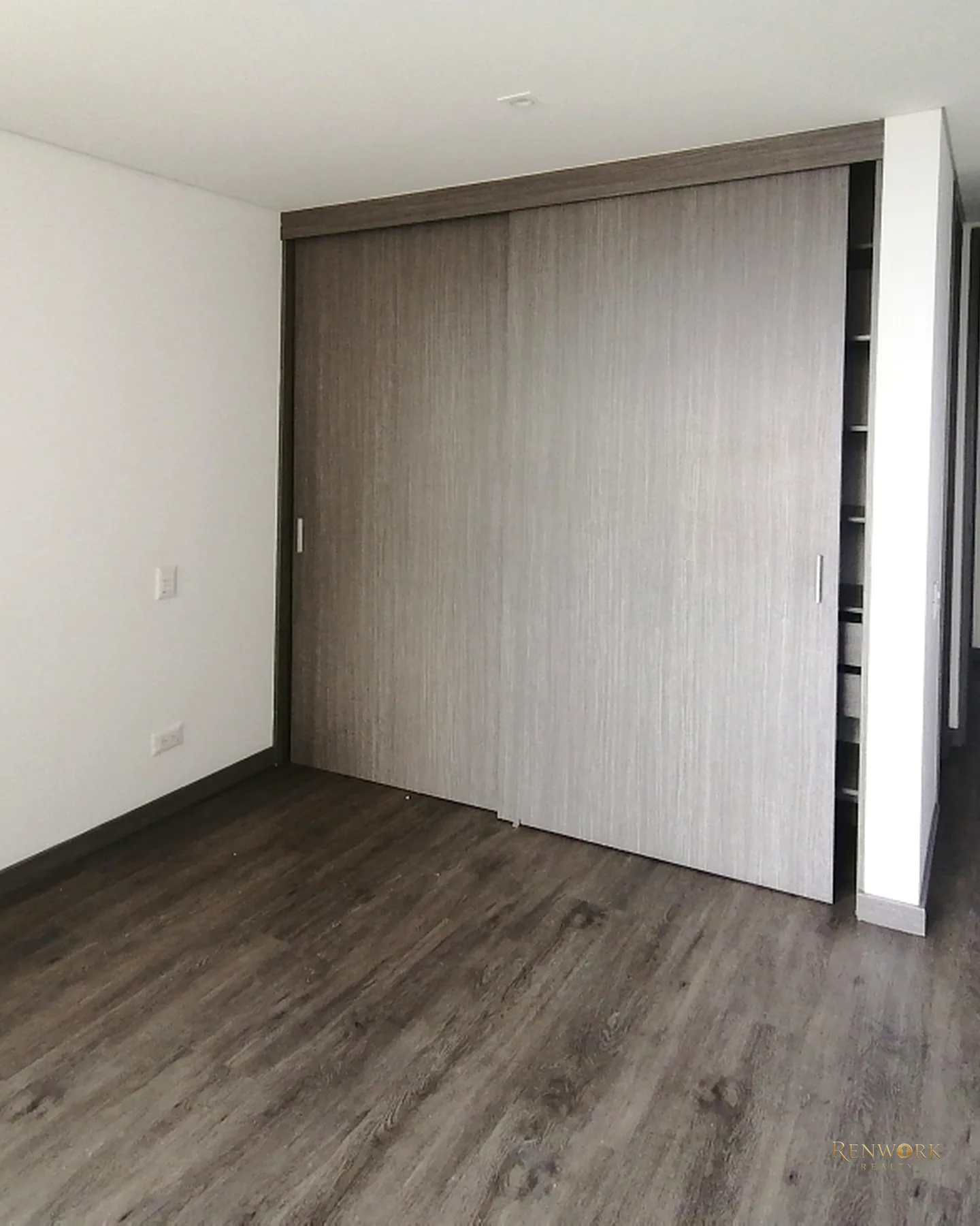 VENTA APARTAMENTO EN ENVIGADO, LOMA DE LAS BRUJAS. MODERNO. PISO ALTO · foto 8