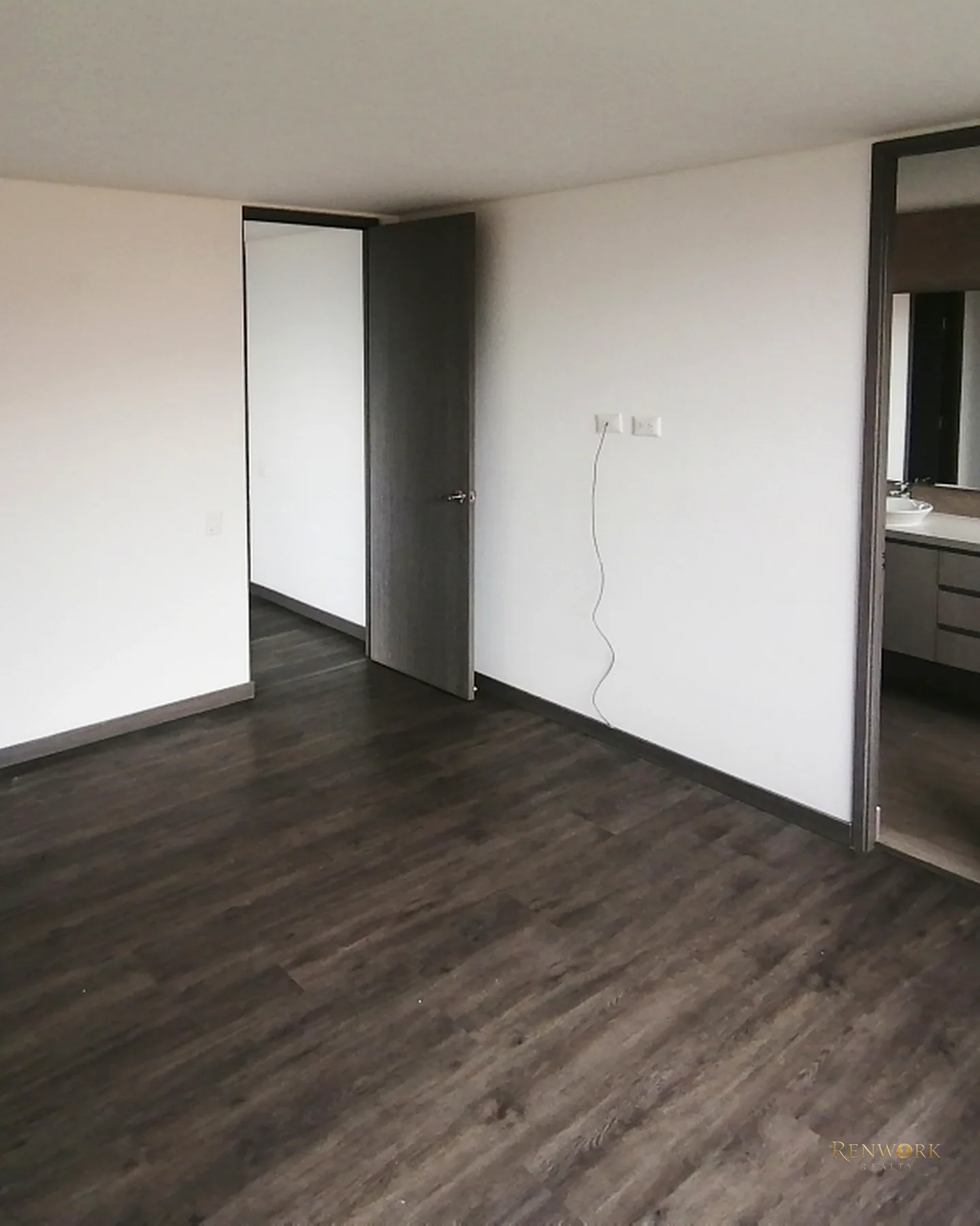 VENTA APARTAMENTO EN ENVIGADO, LOMA DE LAS BRUJAS. MODERNO. PISO ALTO · foto 7