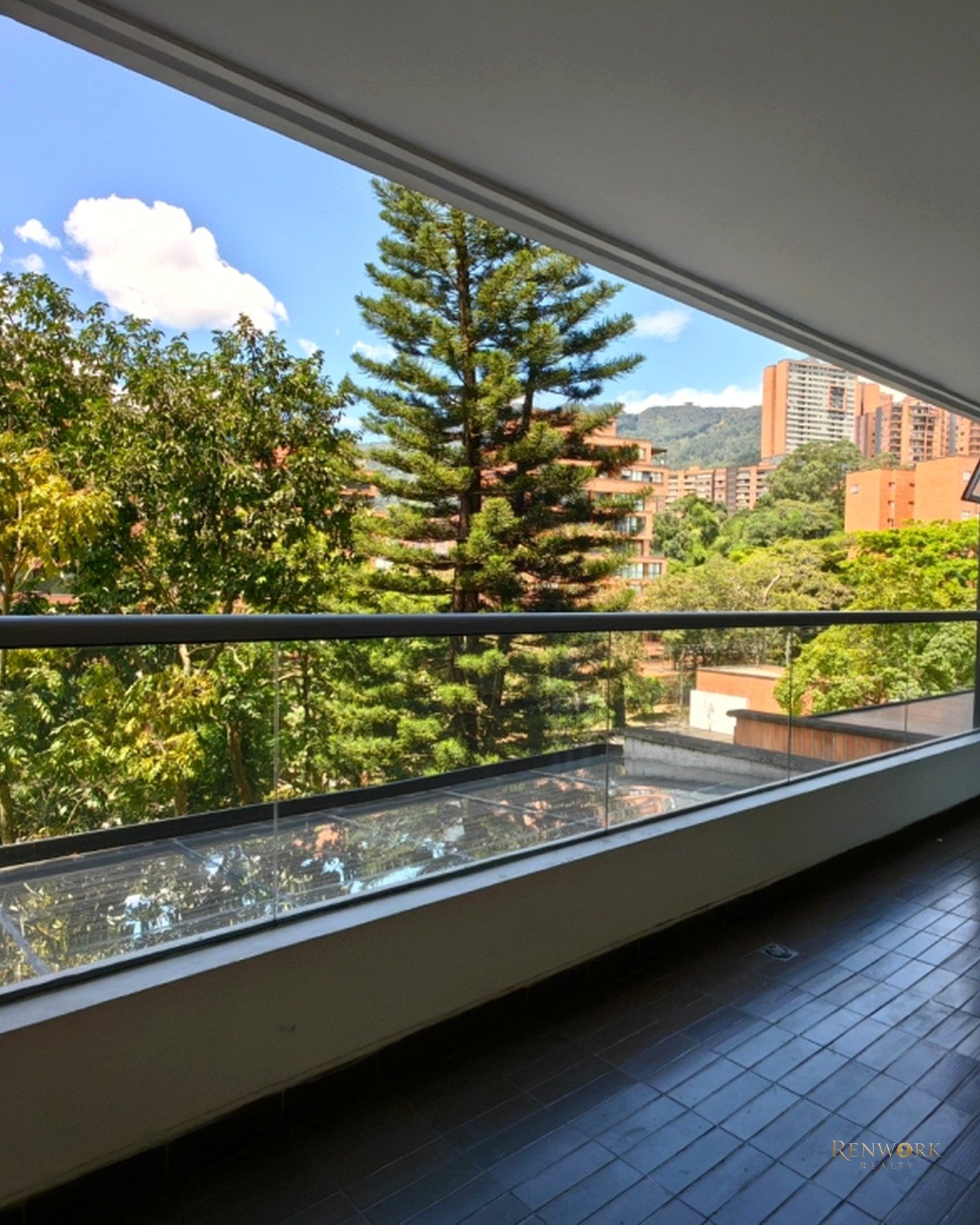 Vista de VENTA APARTAMENTO EN LA LOMA DE LAS BRUJAS ENVIGADO