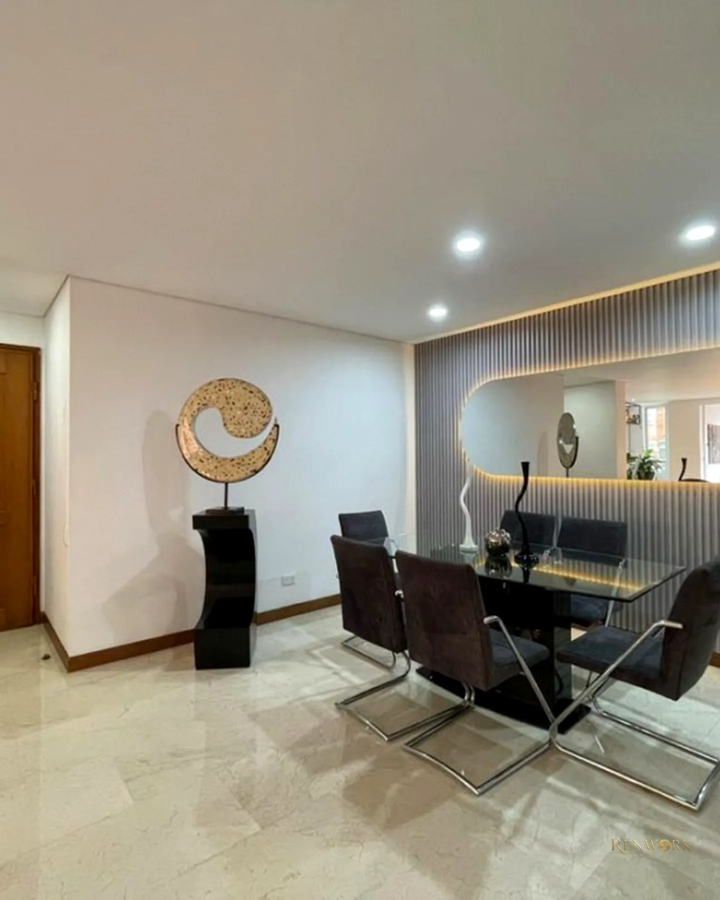 VENTA APARTAMENTO EN LAURELES SANTA TERESITA · foto 3