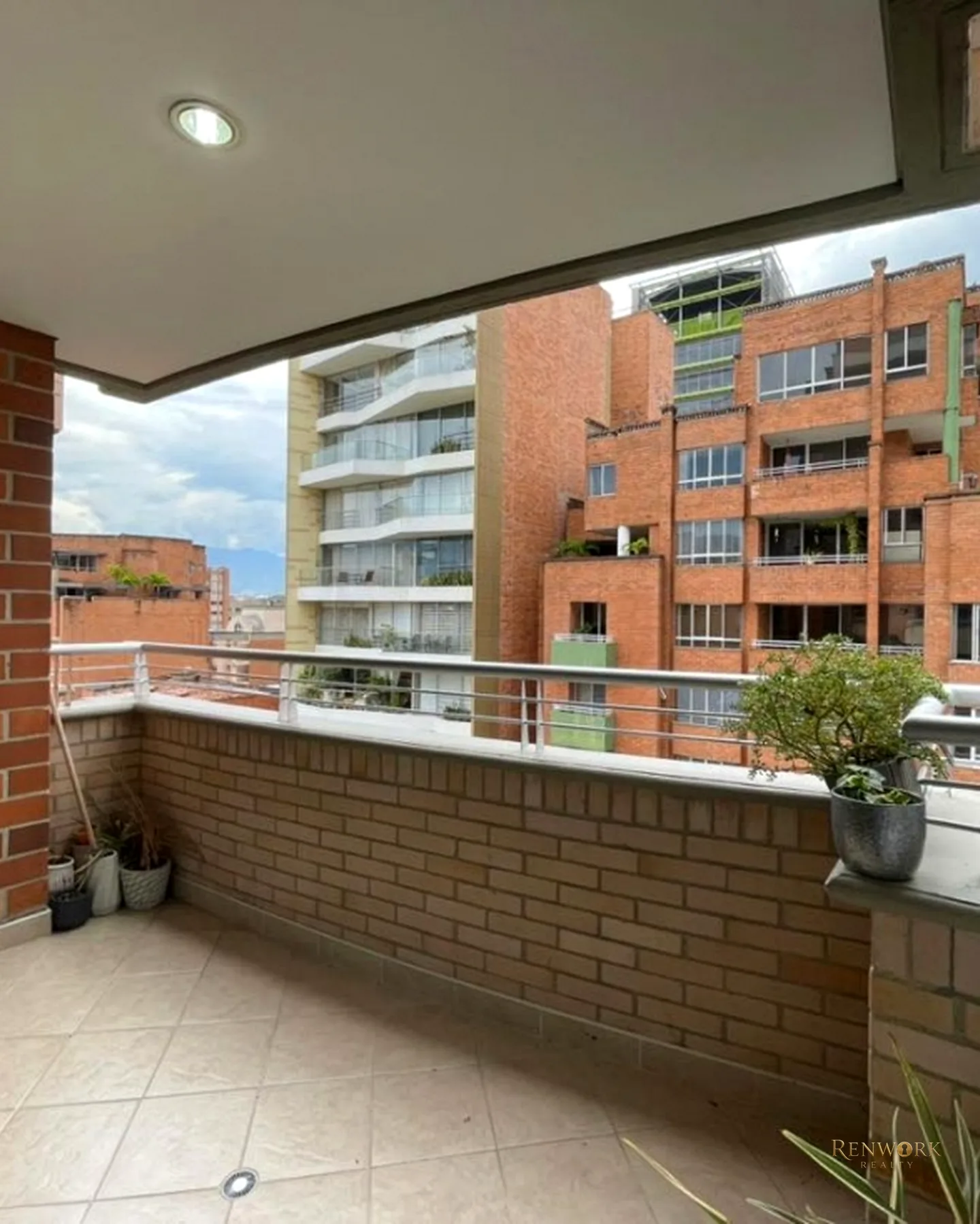 VENTA APARTAMENTO EN LAURELES SANTA TERESITA · foto 13