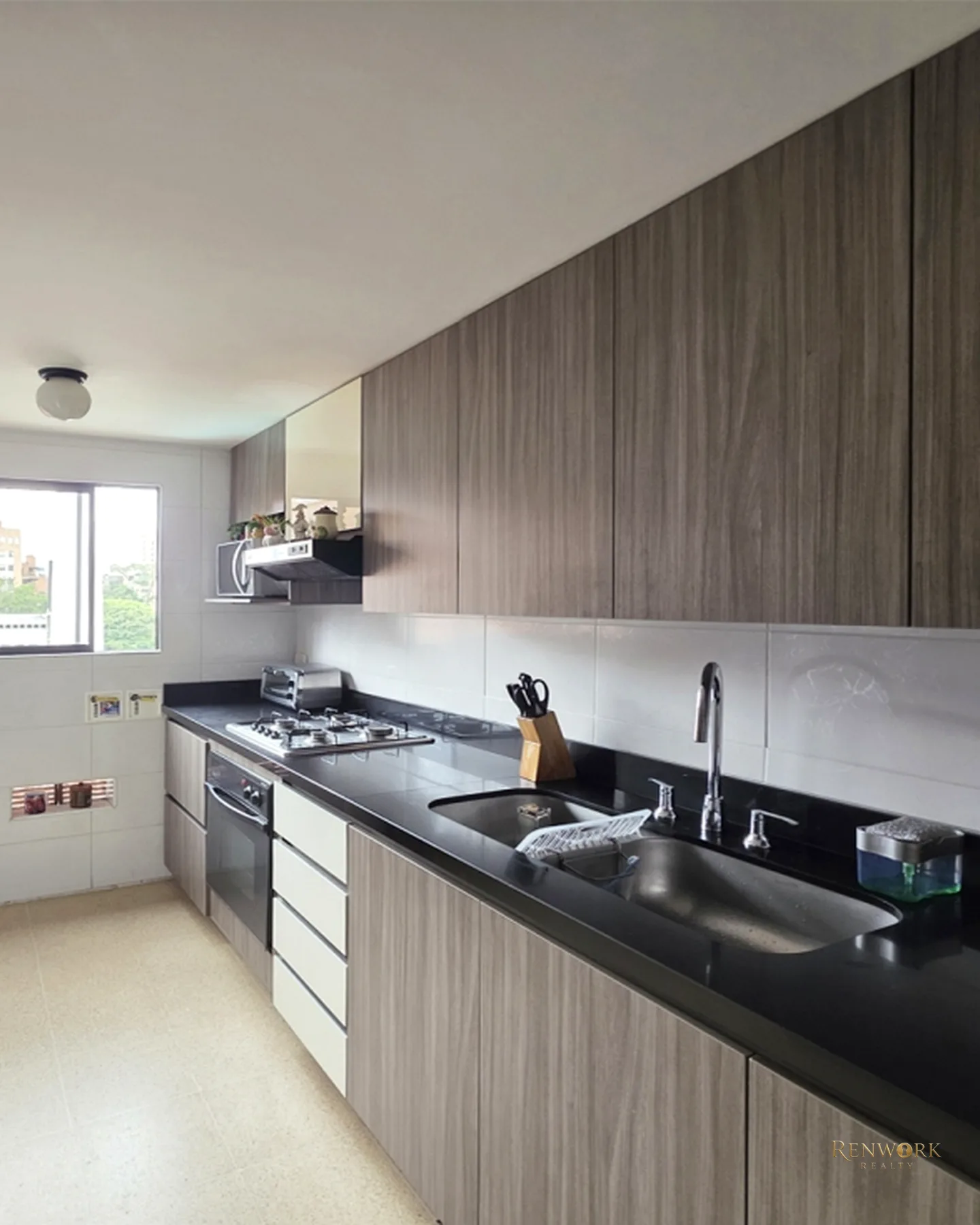 VENTA APARTAMENTO EN LAURELES, ZONA CAMINABLE. EDIFICIO CON PISCINA · foto 6