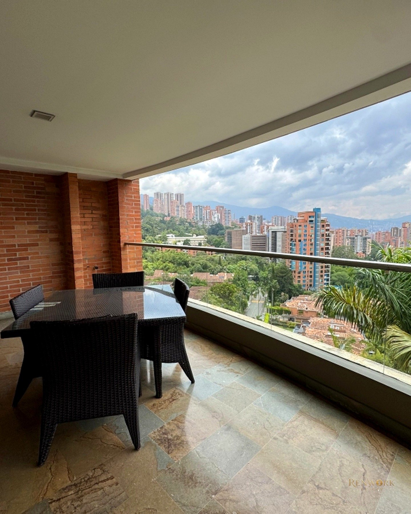 VENTA APARTAMENTO EN POBLADO ALTO, VISTA CIUDAD. · foto 1