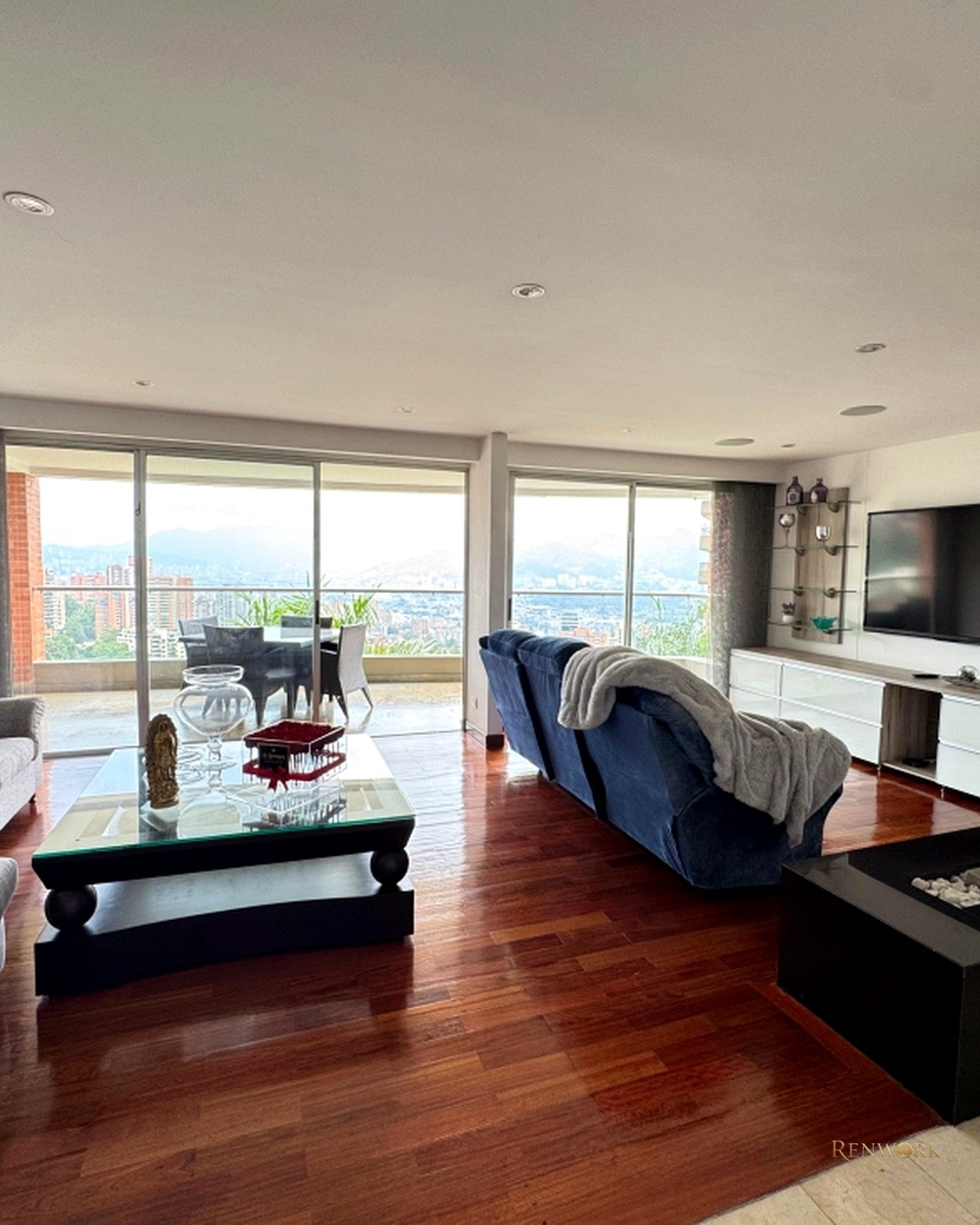 VENTA APARTAMENTO EN POBLADO ALTO, VISTA CIUDAD. · foto 3