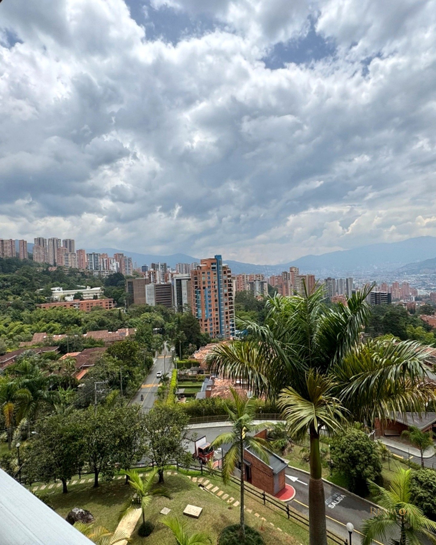 VENTA APARTAMENTO EN POBLADO ALTO, VISTA CIUDAD. · foto 2