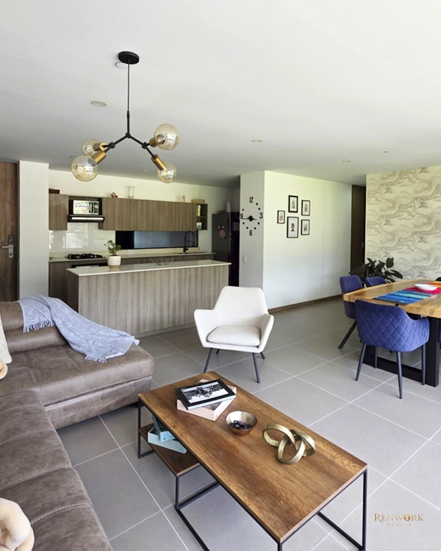 VENTA APARTAMENTO ENVIGADO, LOMA DEL ESCOBERO. UNIDAD SÚPER COMPLETA. · foto 2