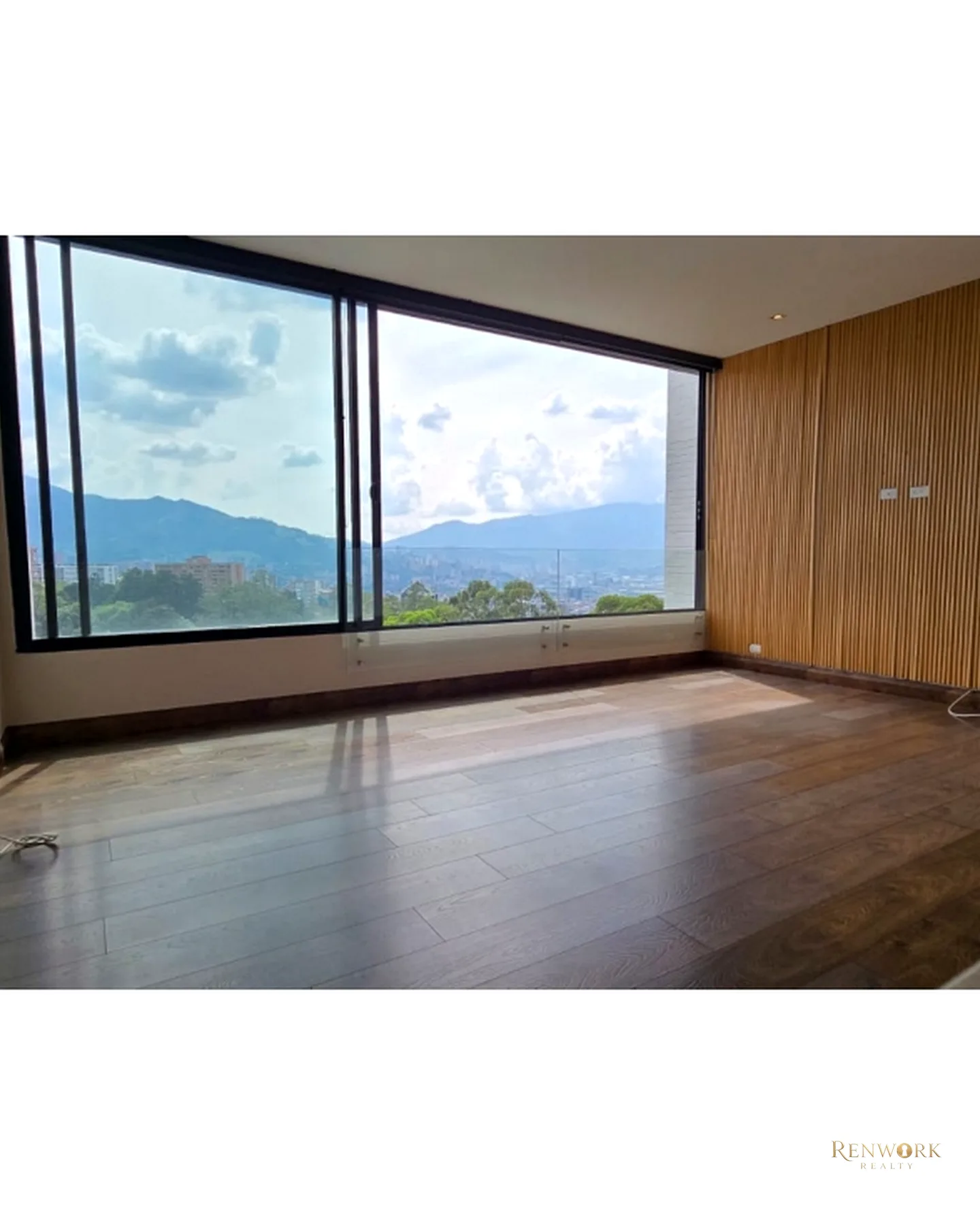 VENTA APARTAMENTO EXCELENTE UNIDAD EN EL POBLADO · foto 2