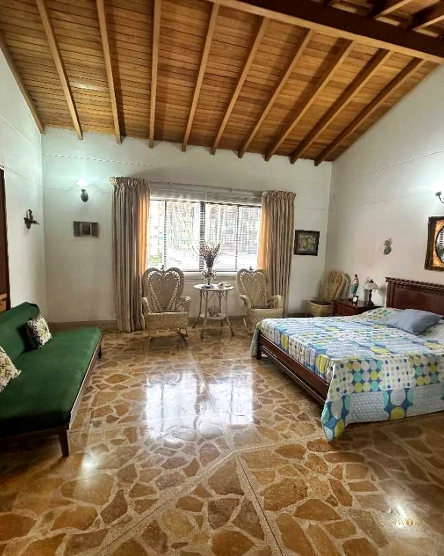 VENTA APARTAMENTO LAURELES SANTA TERESITA ESPACIOSO EXCELENTE ESTADO · foto 7