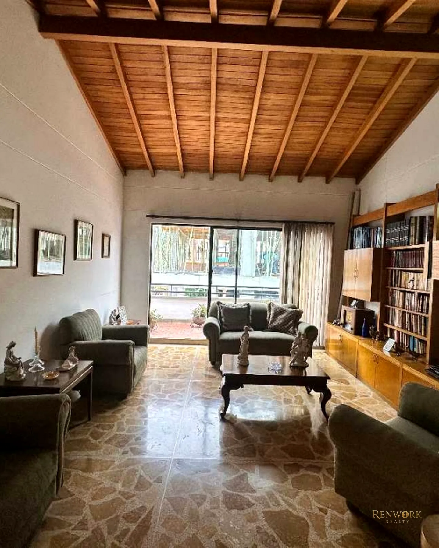 VENTA APARTAMENTO LAURELES SANTA TERESITA ESPACIOSO EXCELENTE ESTADO · foto 1