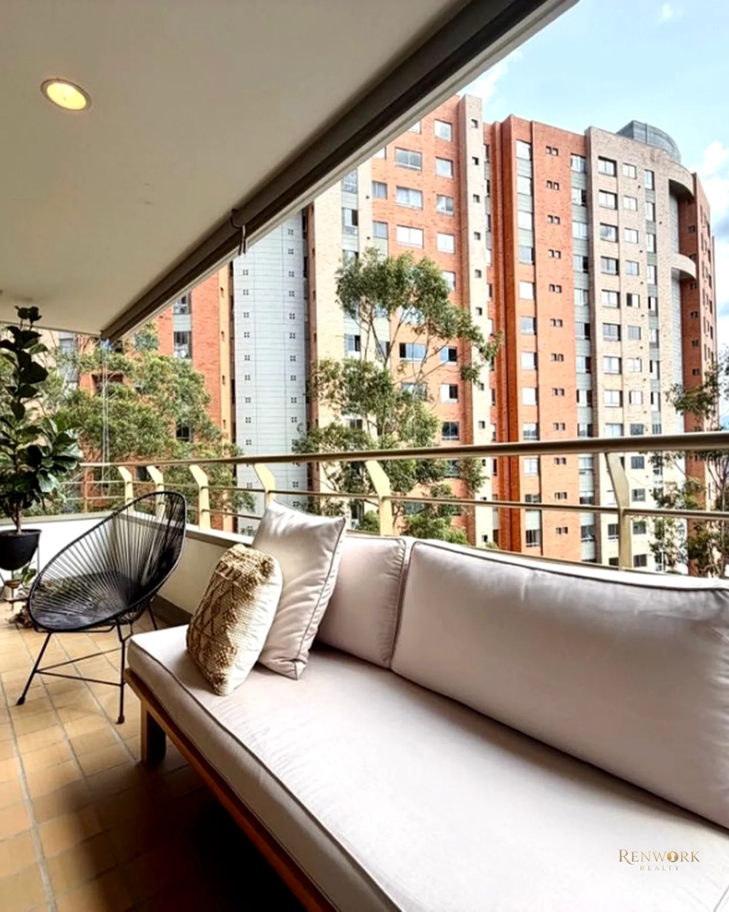VENTA APARTAMENTO LOMA DE LAS SANTAS EL POBLADO MEDELLÍN · foto 14