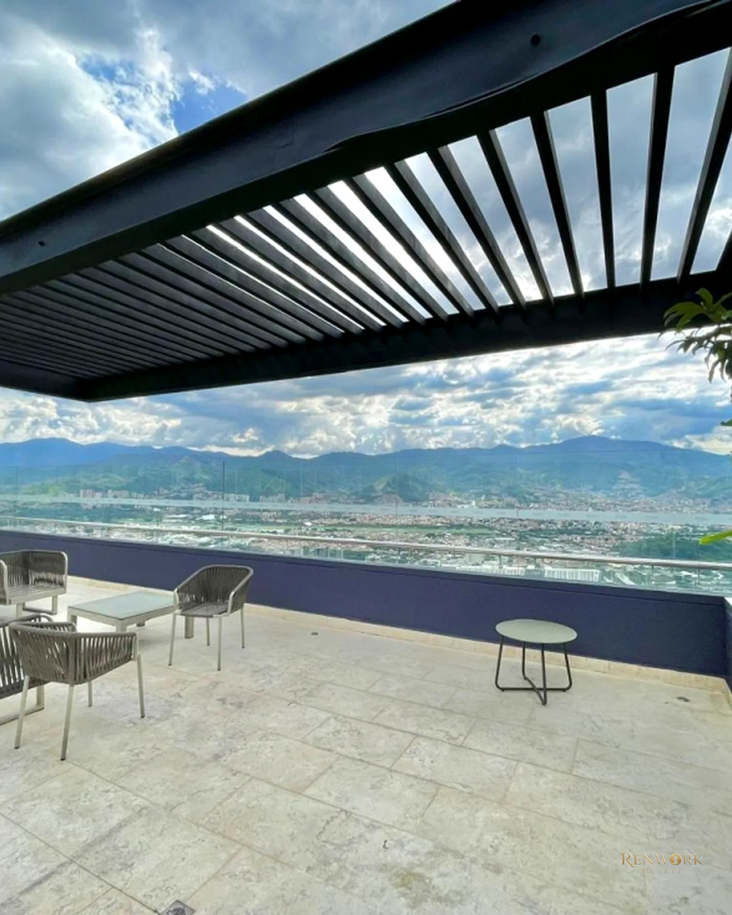 VENTA APARTAMENTO MODERNO EL POBLADO LAS PALMAS - VISTA PANORÁMICA · foto 17