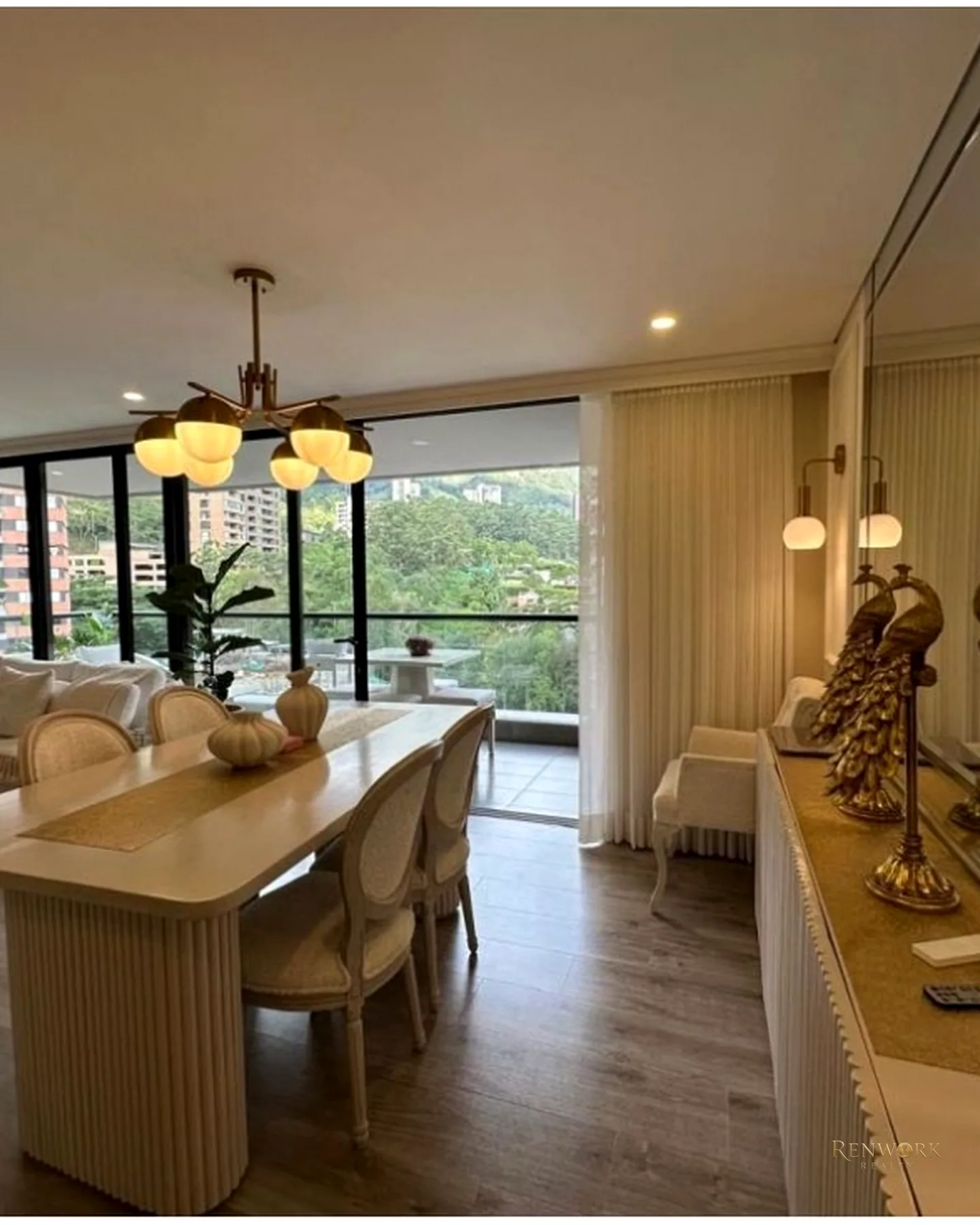 VENTA APARTAMENTO MODERNO POBLADO CERCA A PALMAS - ARRIBA DEL INTER · foto 3