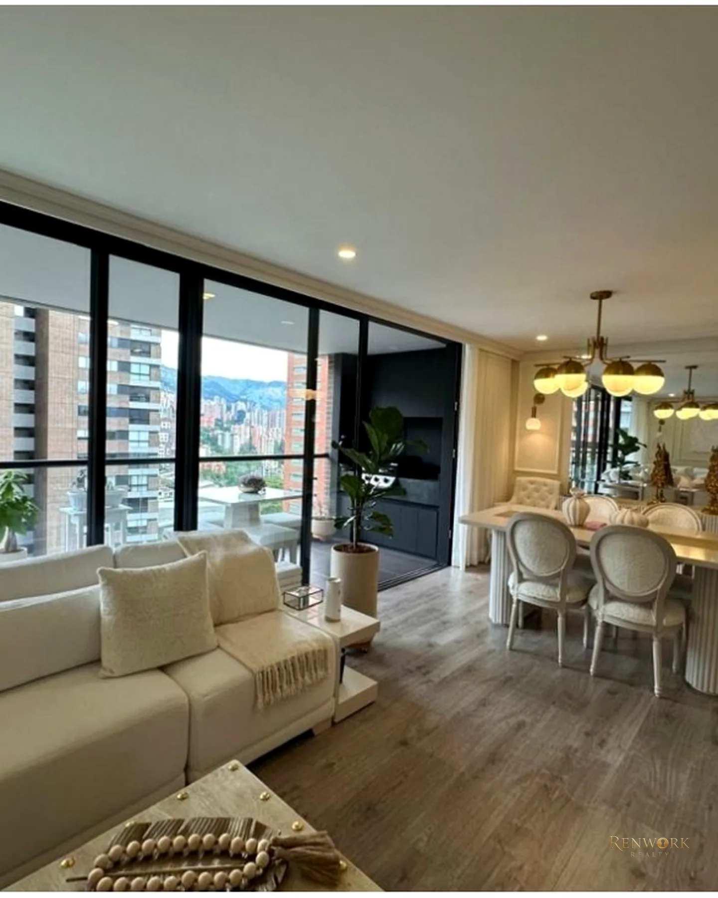 VENTA APARTAMENTO MODERNO POBLADO CERCA A PALMAS - ARRIBA DEL INTER · foto 2
