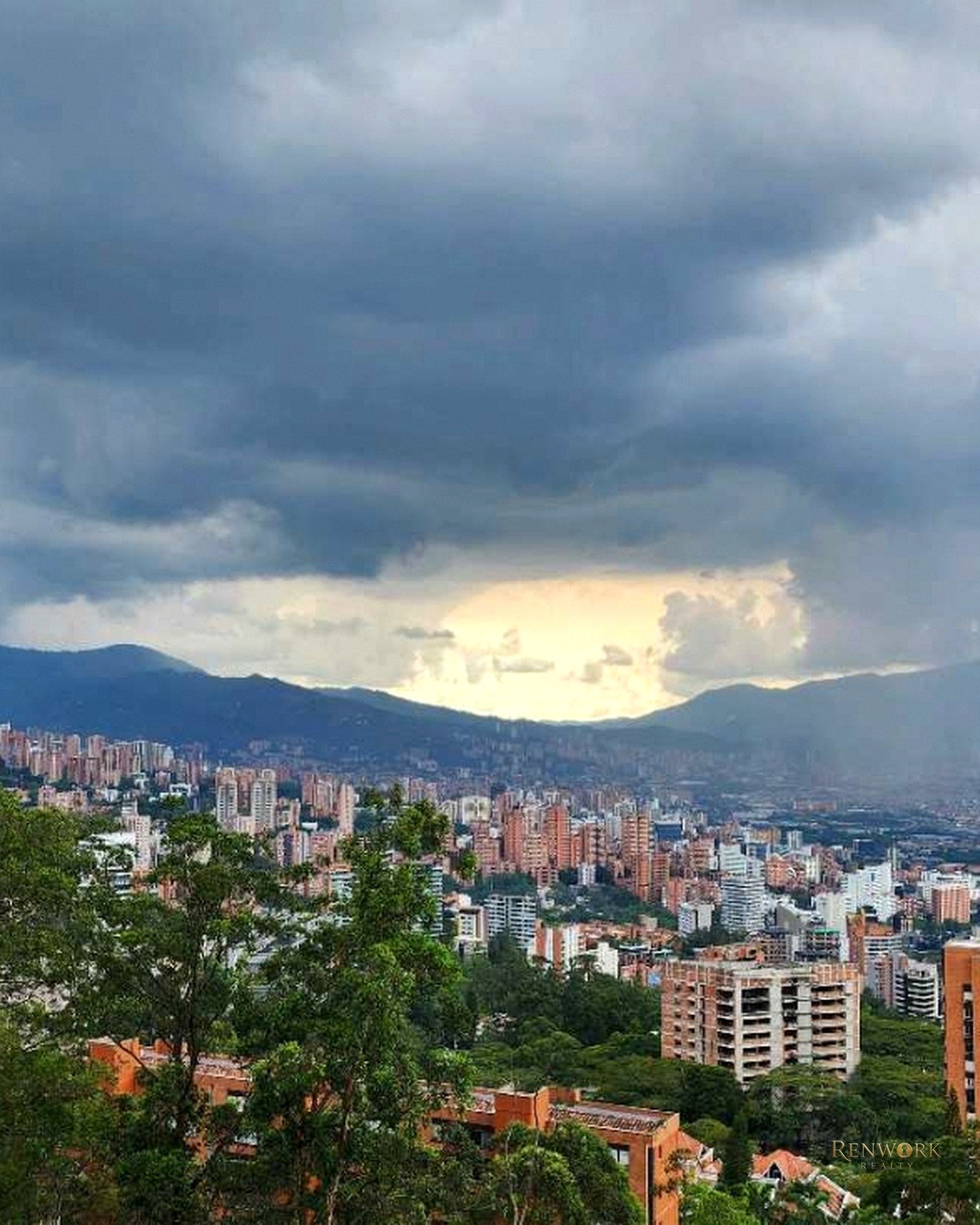 VENTA APARTAMENTO MODERNO POBLADO PALMAS BALCÓN AMPLIO Y CON VISTA · foto 11