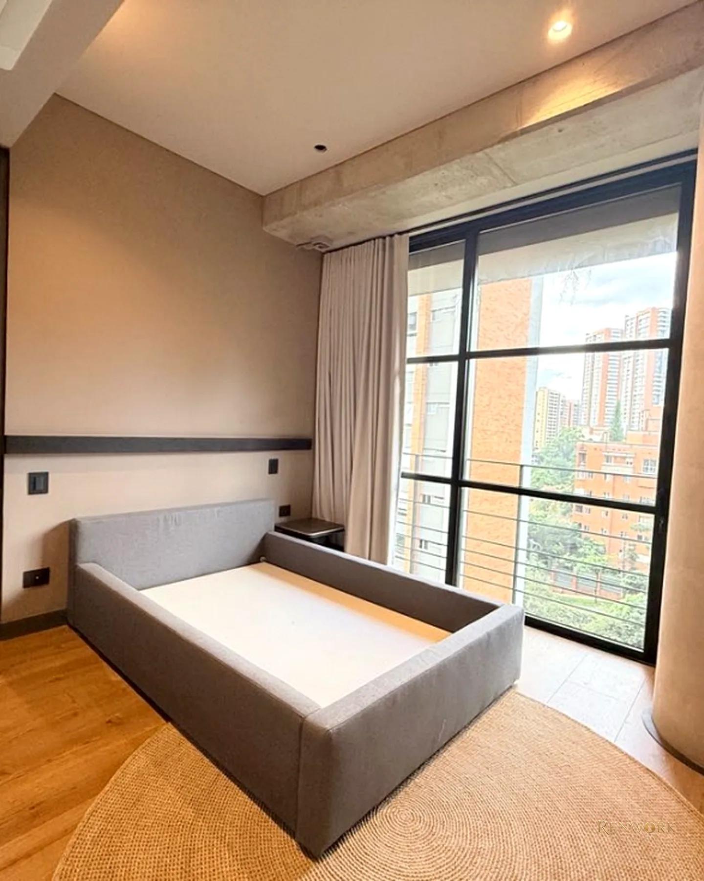 VENTA APARTAMENTO NUEVO| AMOBLADO POBLADO · foto 3