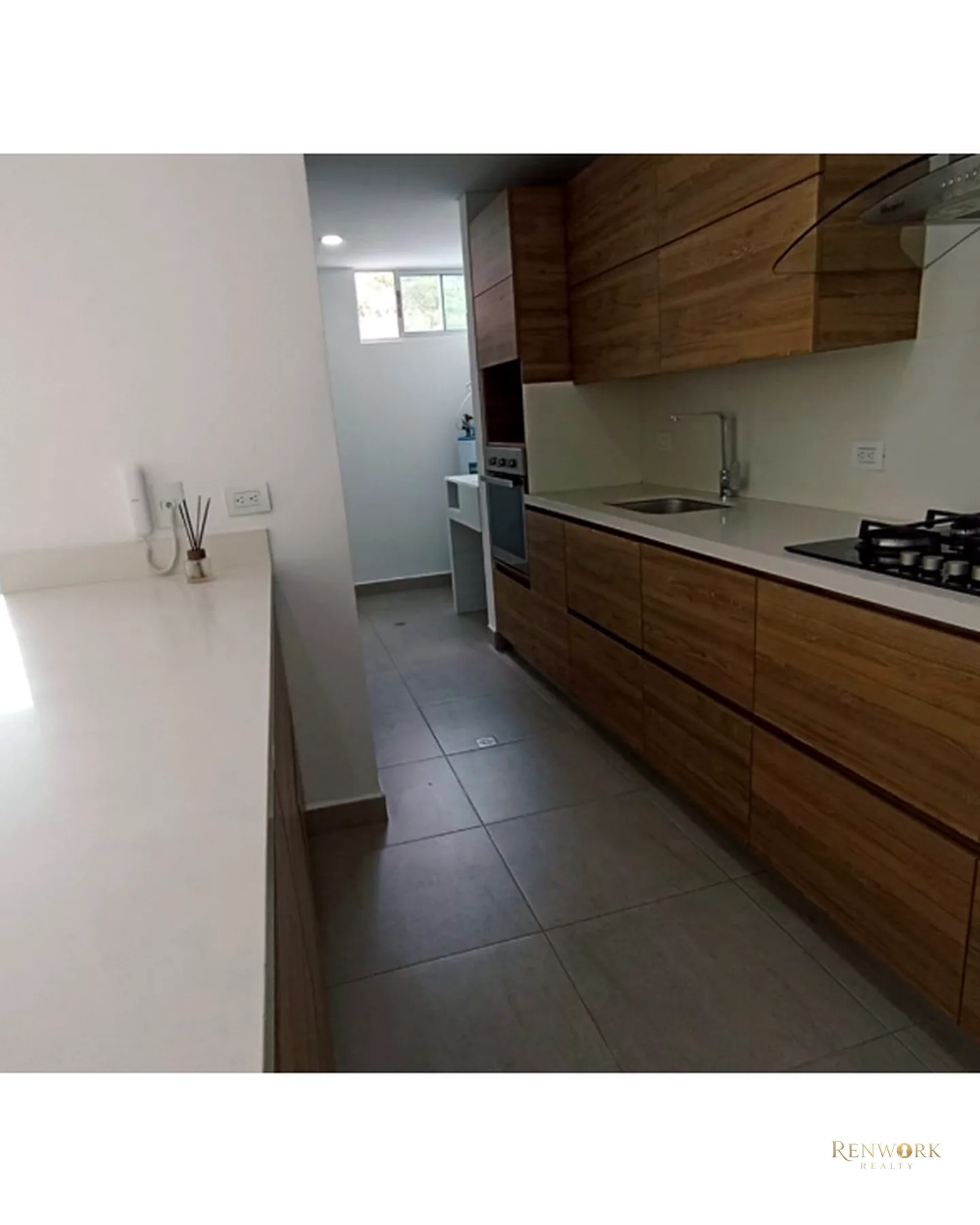 VENTA APARTAMENTO, POBLADO CASTROPOL · foto 2