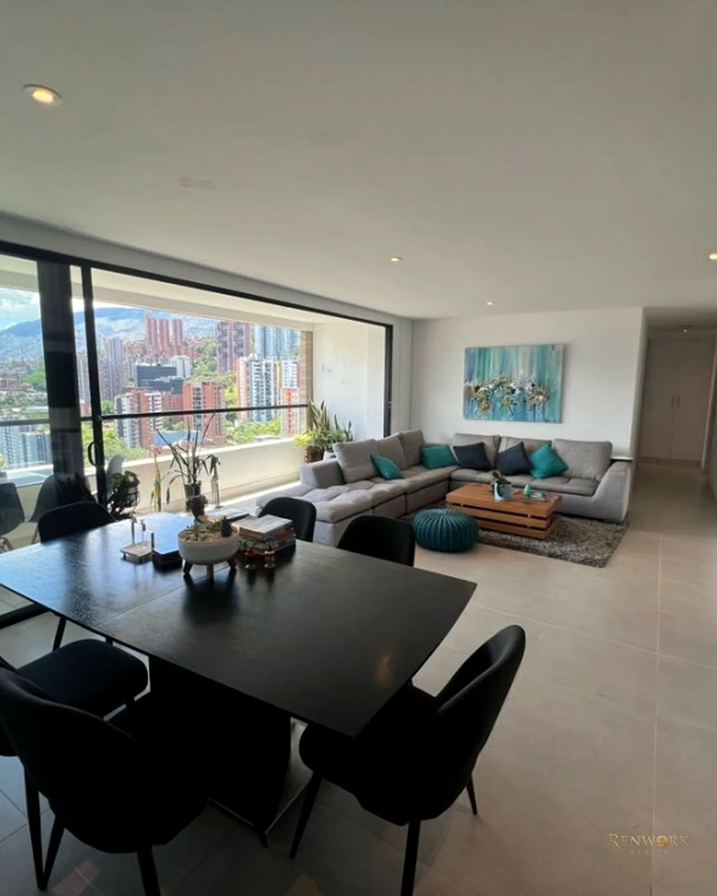 VENTA APARTAMENTO POBLADO CASTROPOL · foto 2