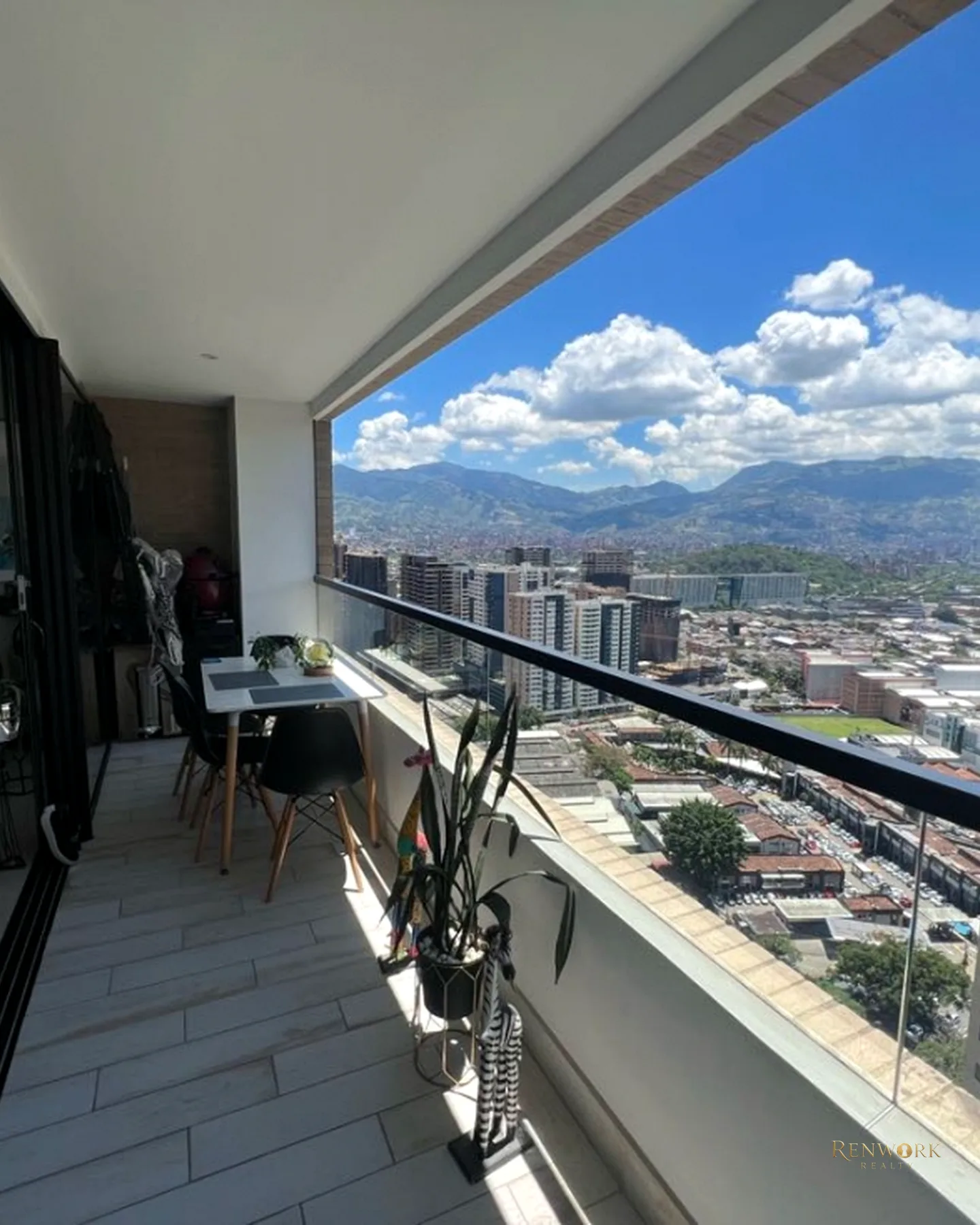 VENTA APARTAMENTO POBLADO CASTROPOL · foto 6