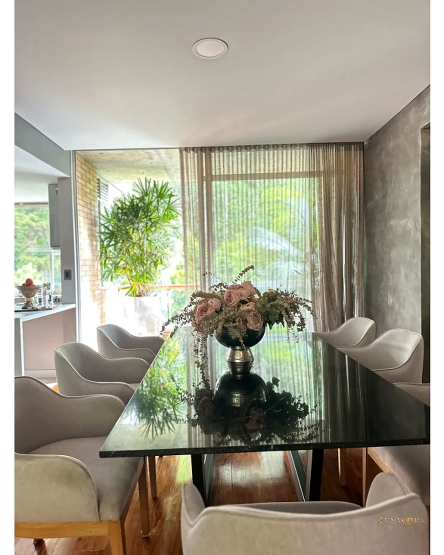 VENTA APARTAMENTO POBLADO CERCA AL TESORO · foto 4