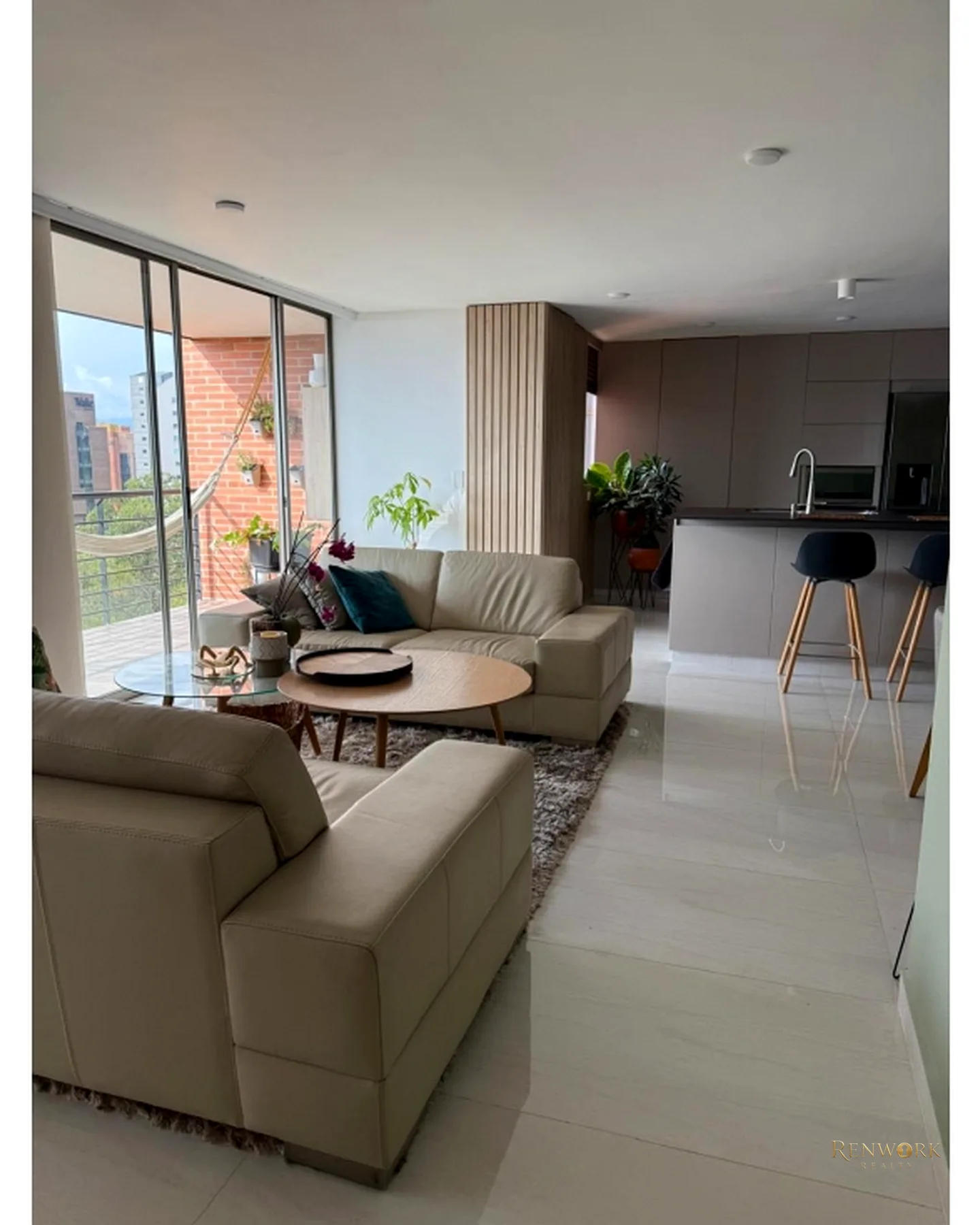 VENTA APARTAMENTO POBLADO EL TESORO · foto 2