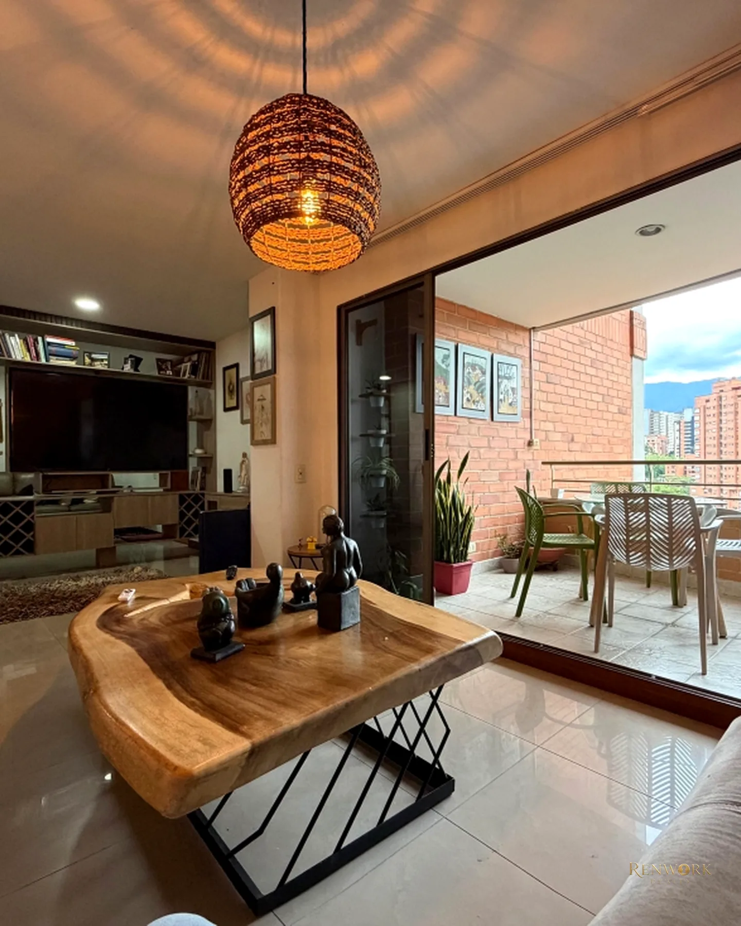 VENTA APARTAMENTO POBLADO ENTRE EL CAMPESTRE LA FRONTERA CERCA AL MALL · foto 3