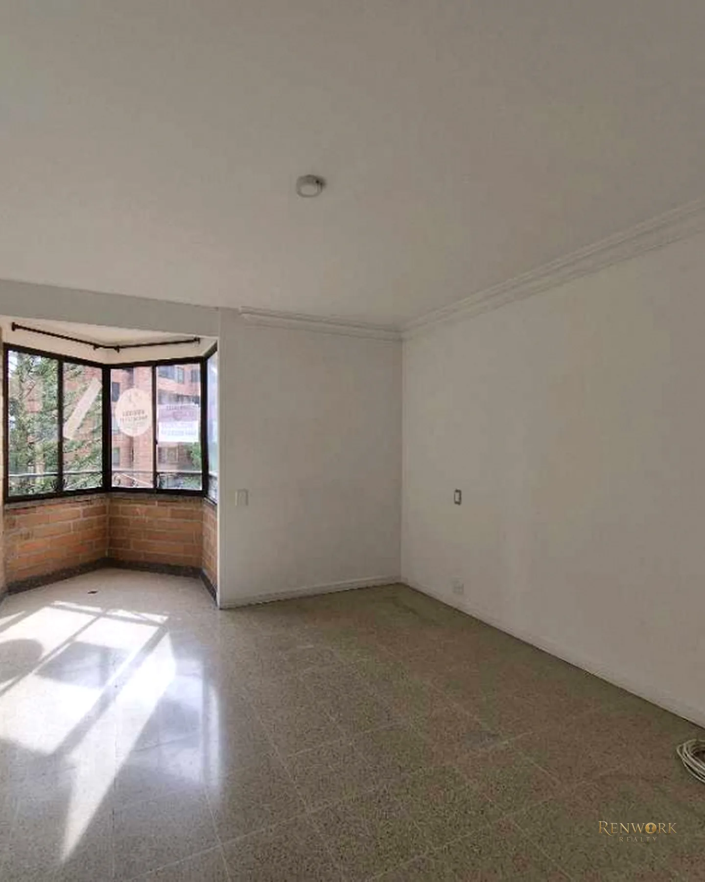VENTA APARTAMENTO POBLADO LOMA DEL TESORO - PARA REMODELAR · foto 9