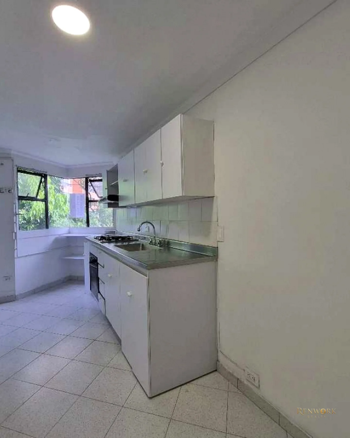 VENTA APARTAMENTO POBLADO LOMA DEL TESORO - PARA REMODELAR · foto 7