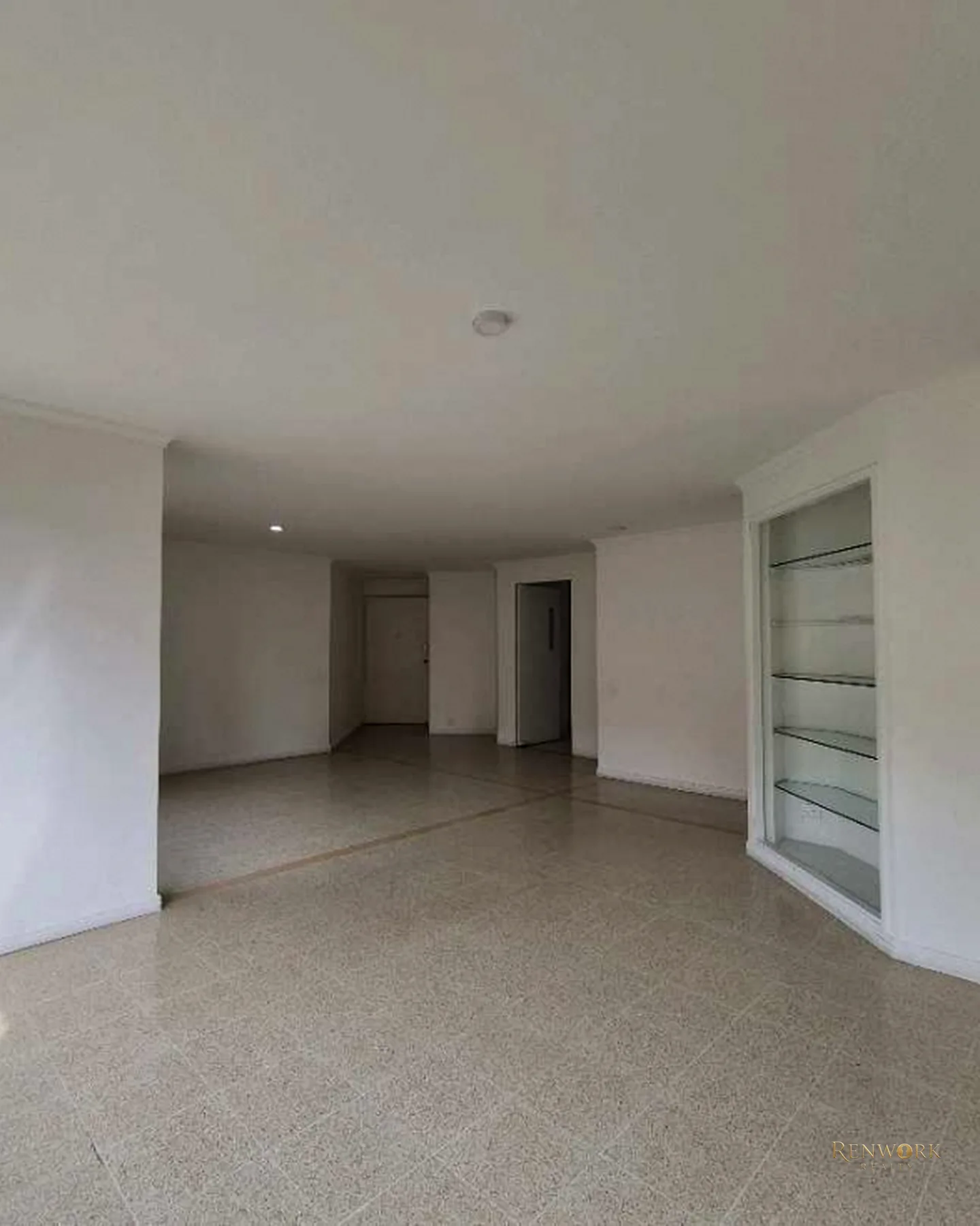 VENTA APARTAMENTO POBLADO LOMA DEL TESORO - PARA REMODELAR · foto 4