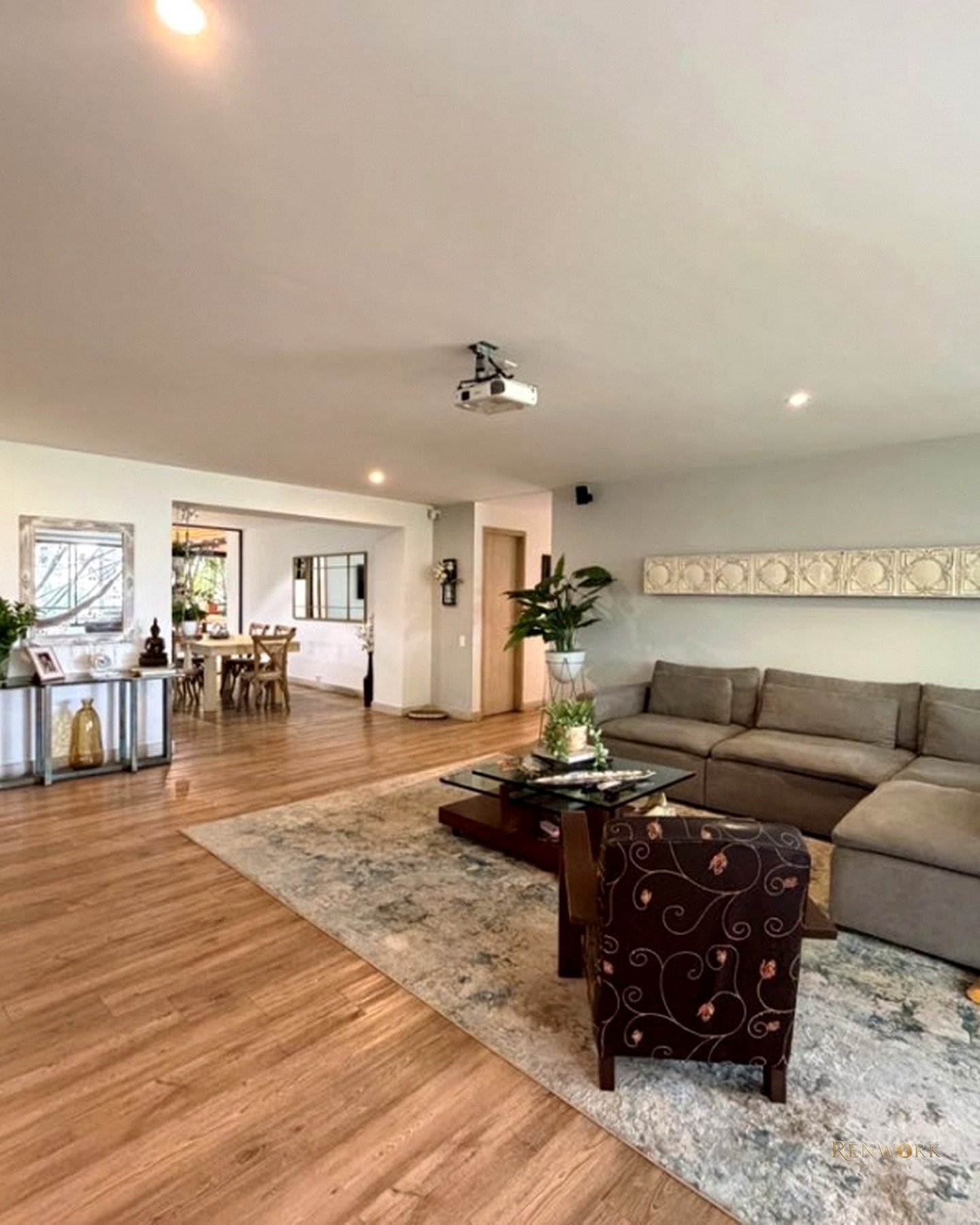 Vista de VENTA APARTAMENTO REMODELADO CON AMPLIA TERRAZA | LOS BALSOS MEDELLÍN