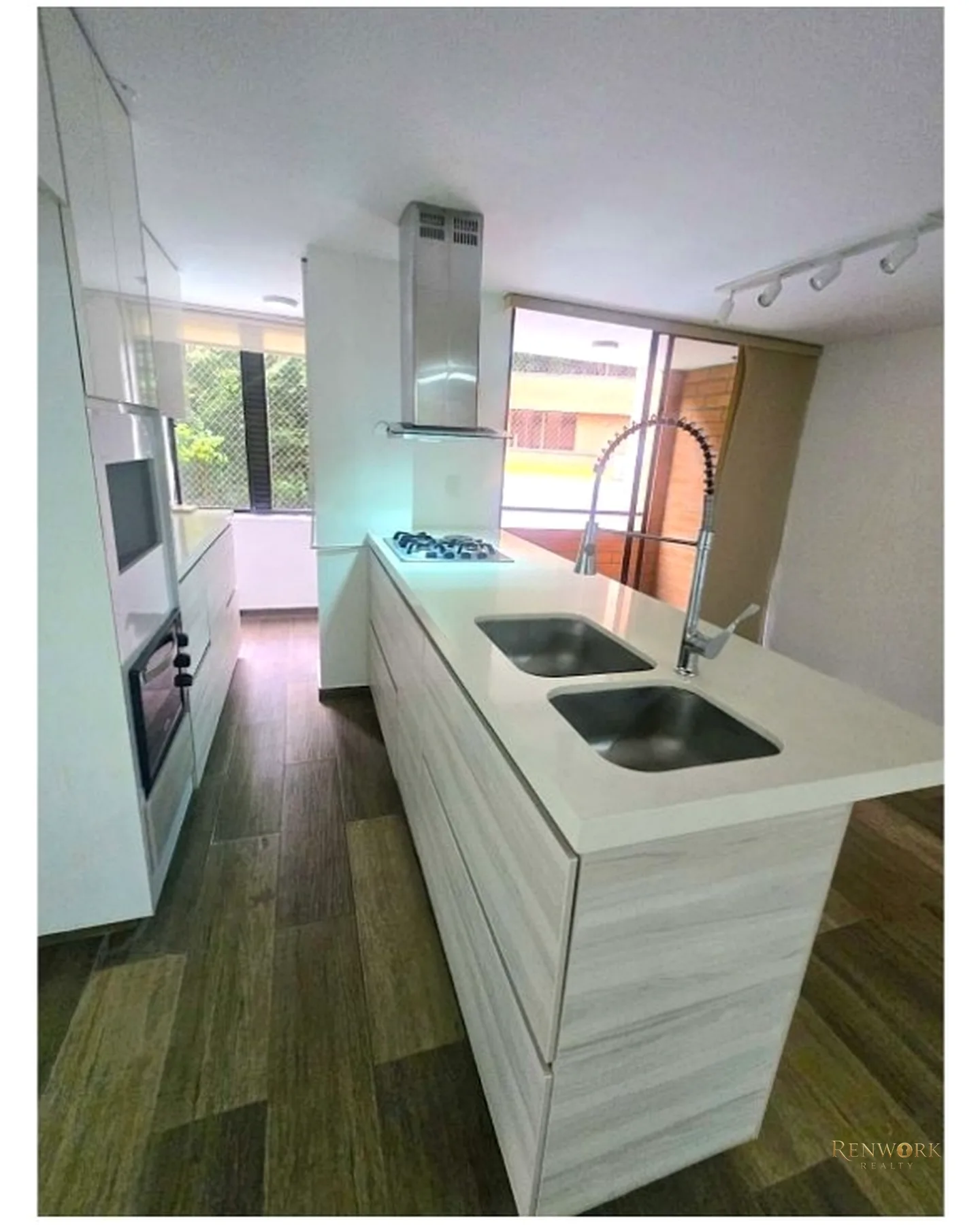 VENTA APARTAMENTO REMODELADO EN CASTROPOL · foto 2