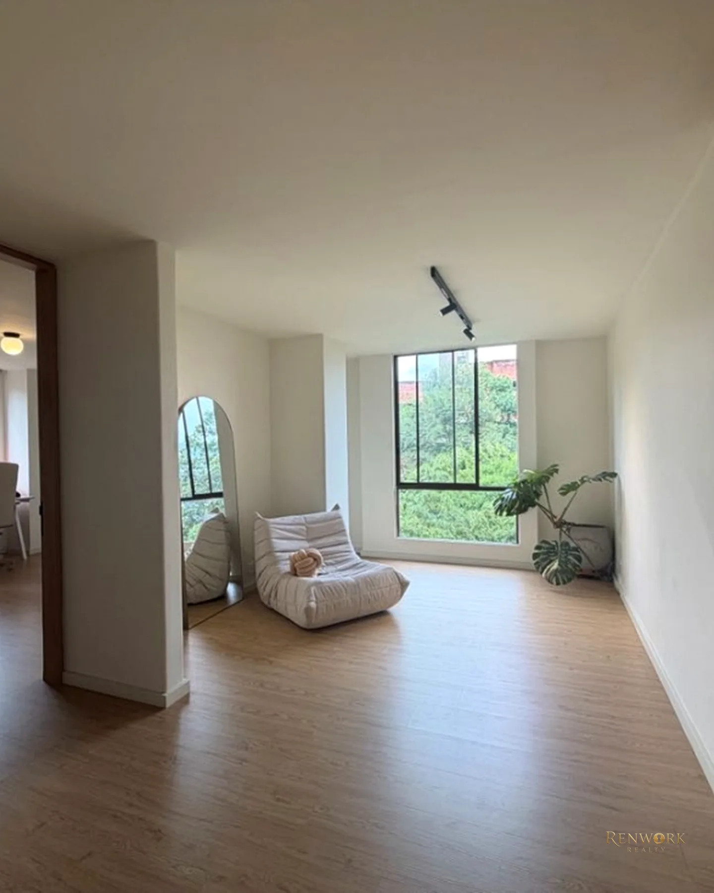 VENTA APARTAMENTO REMODELADO LOMA DEL TESORO · foto 13