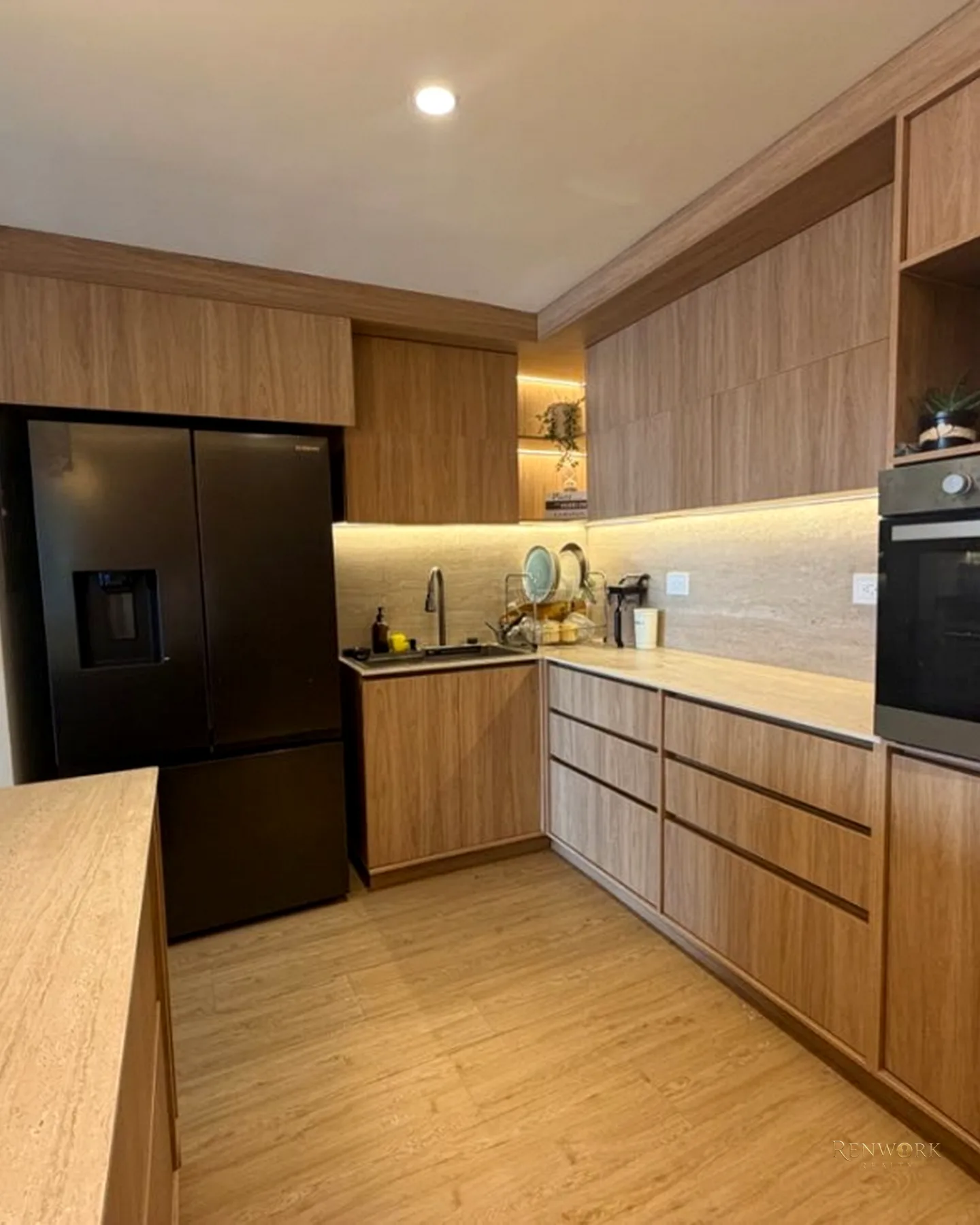 VENTA APARTAMENTO REMODELADO LOMA DEL TESORO · foto 4