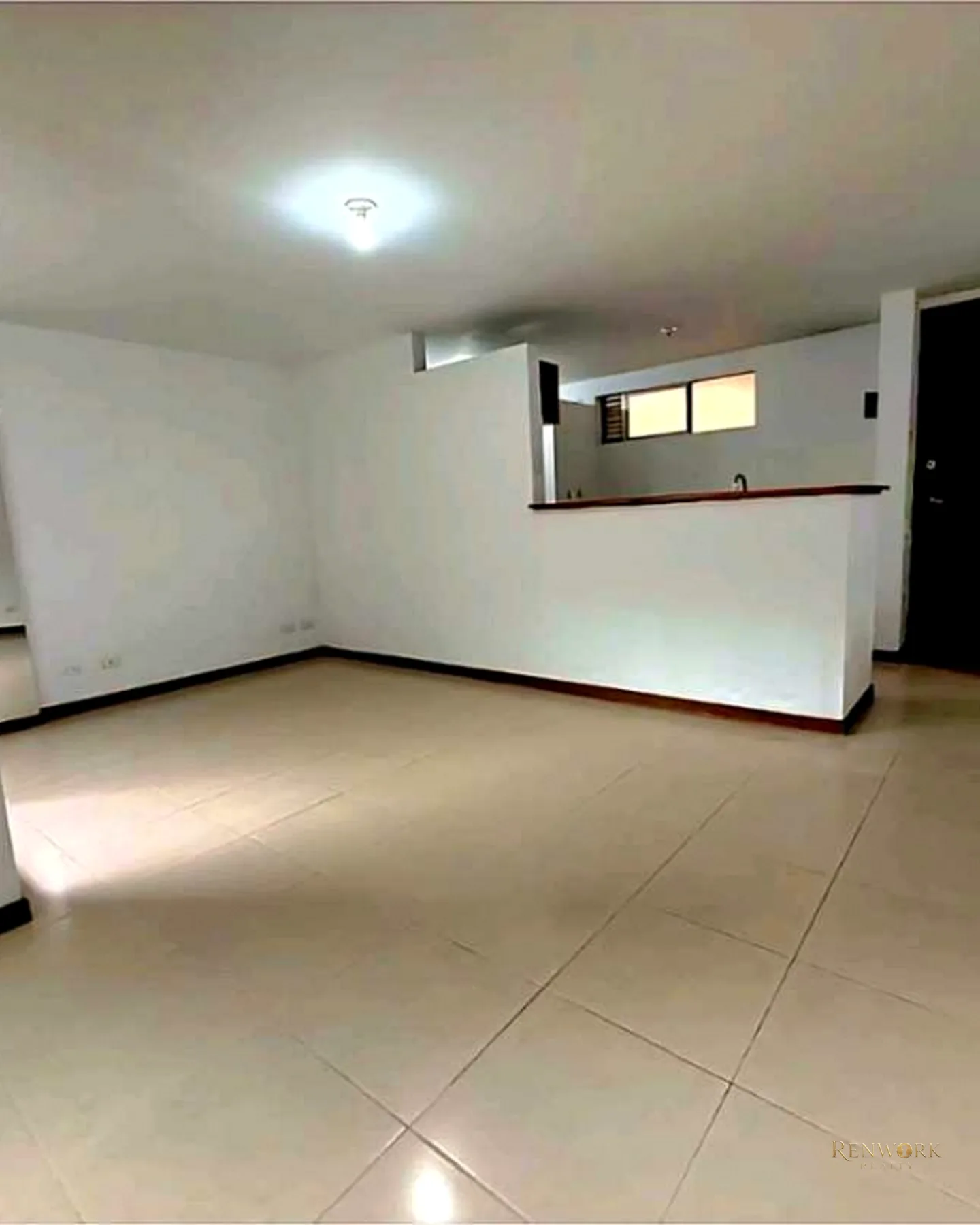 VENTA APARTAMENTO REMODELADO Y AMOBLADO EN LALINDE MEDELLIN · foto 9
