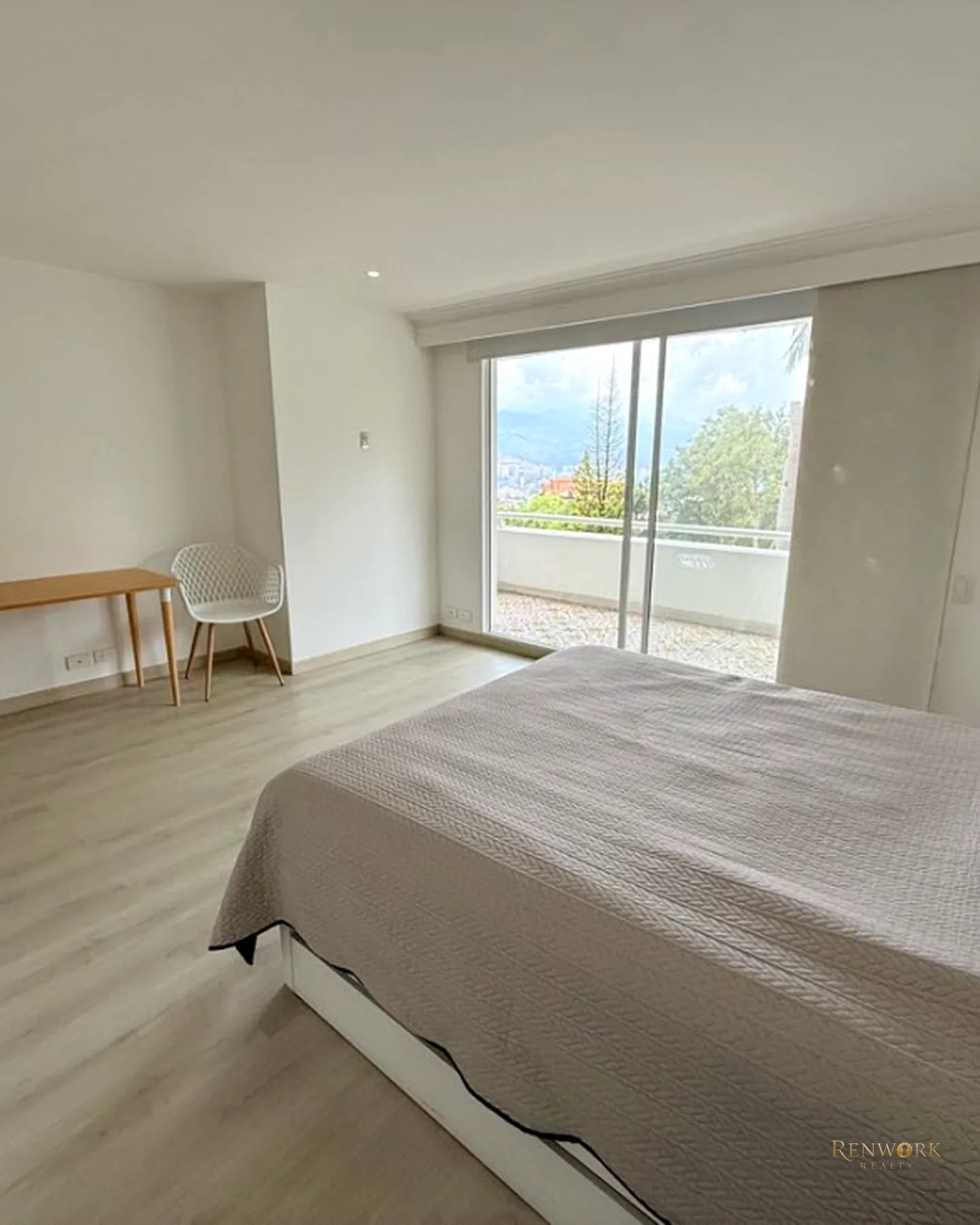 VENTA APARTAMENTO SAN LUCAS MEDELLÍN 149 M2 AMPLIO BALCÓN · foto 4