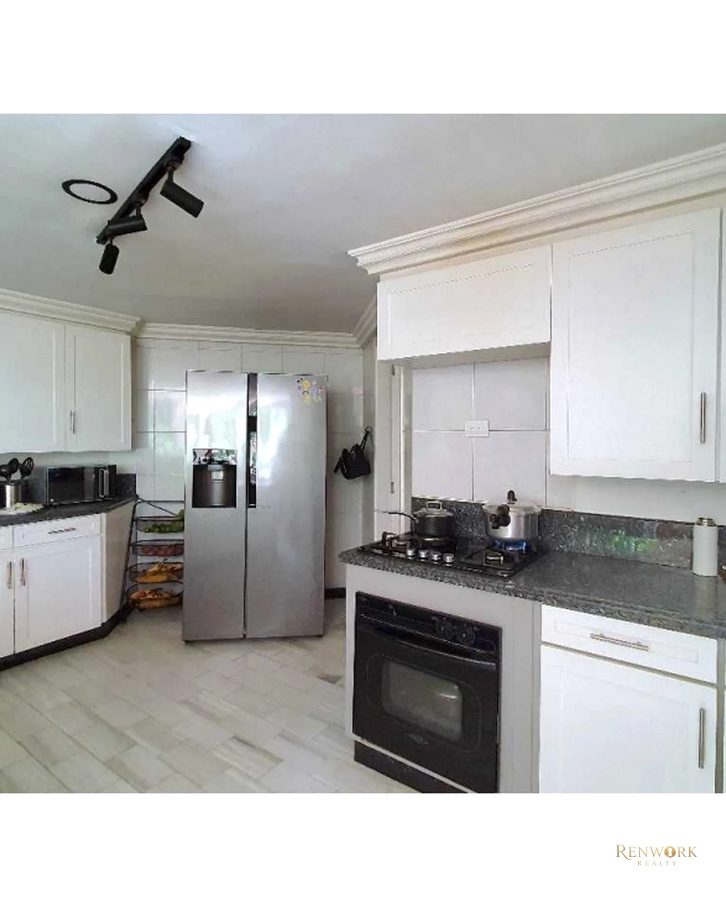 VENTA APARTAMENTO SECTOR EL CAMPESTRE MALL DRIVEIN EL POBLADO MEDELLIN · foto 4