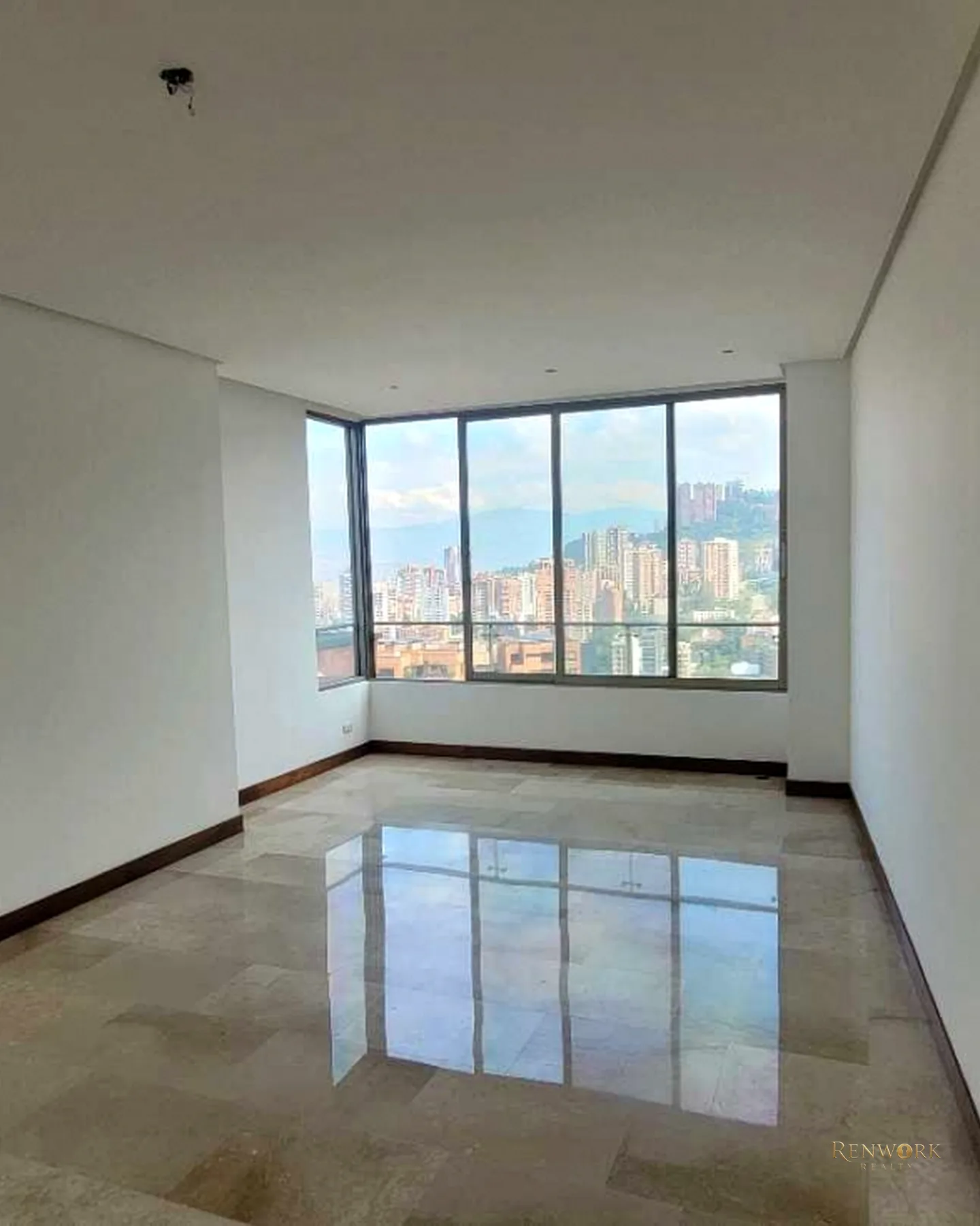 VENTA APTO CON VISTA HERMOSA EN EL POBLADO/TOMATERA. · foto 3