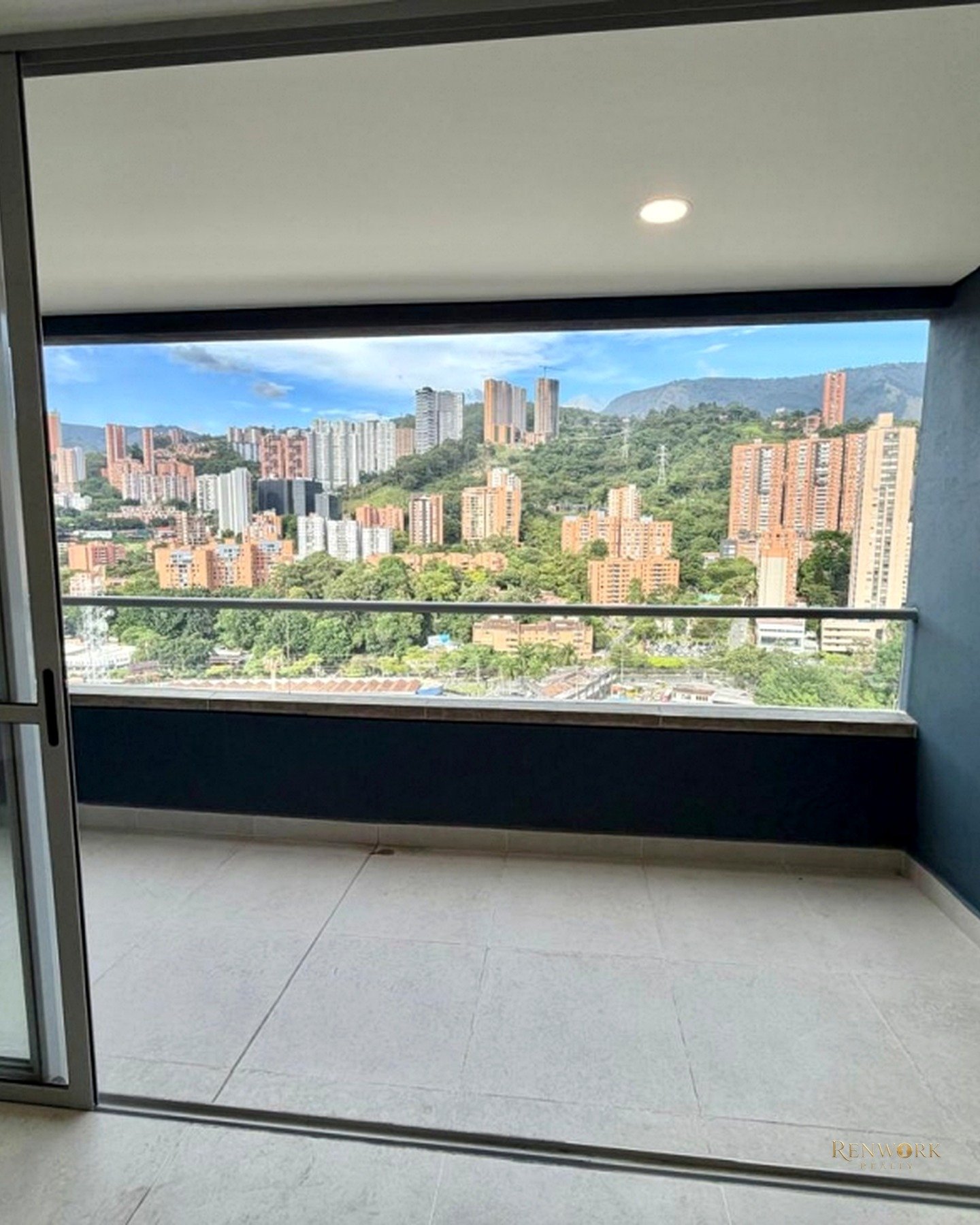 VENTA APTO NUEVO EN EL POBLADO - CIUDAD DEL RIO - PENTHOUSE · foto 2