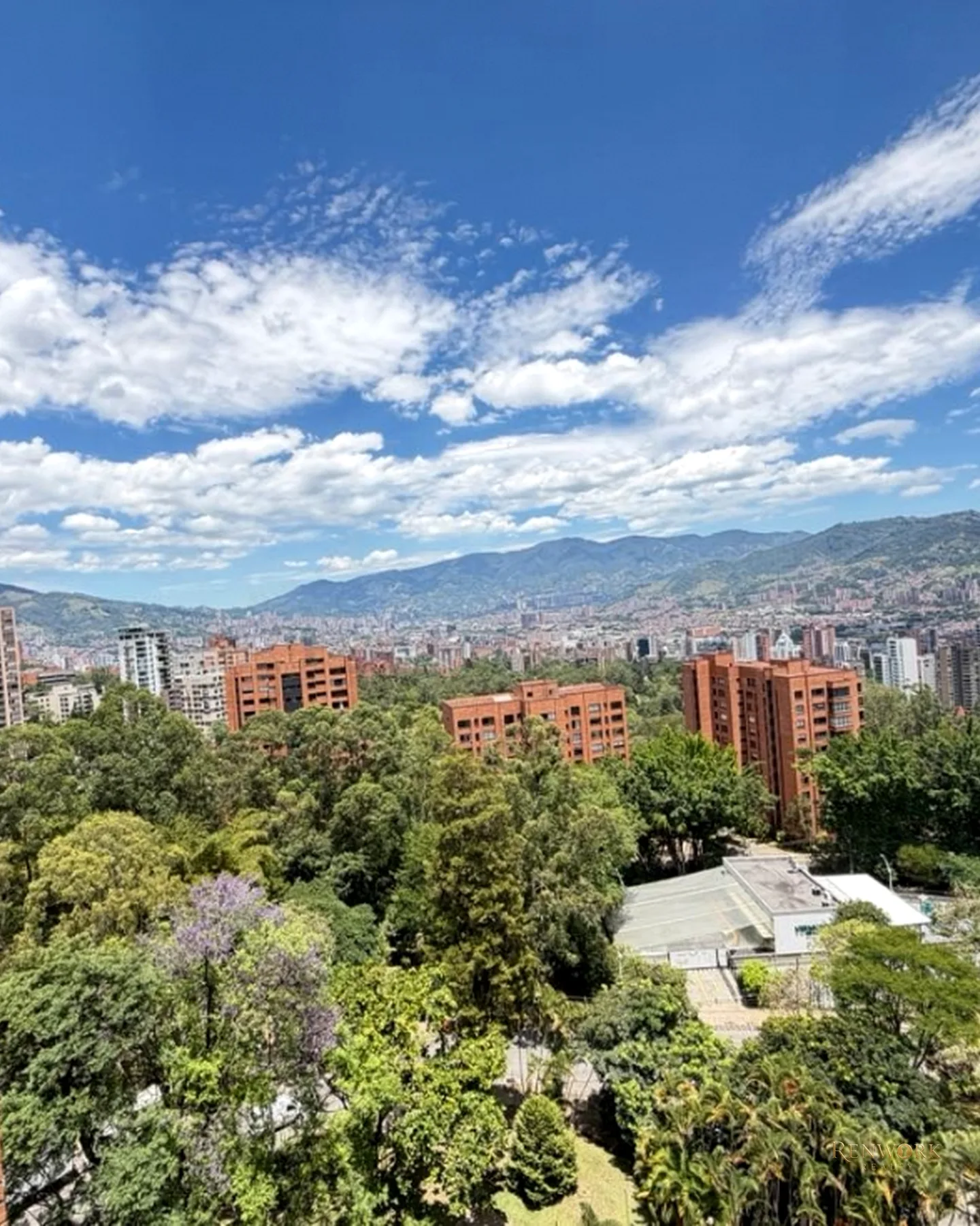 VENTA APTO PARA REMODELAR CON SÚPER VISTA SECTOR LOS BALSOS · foto 17