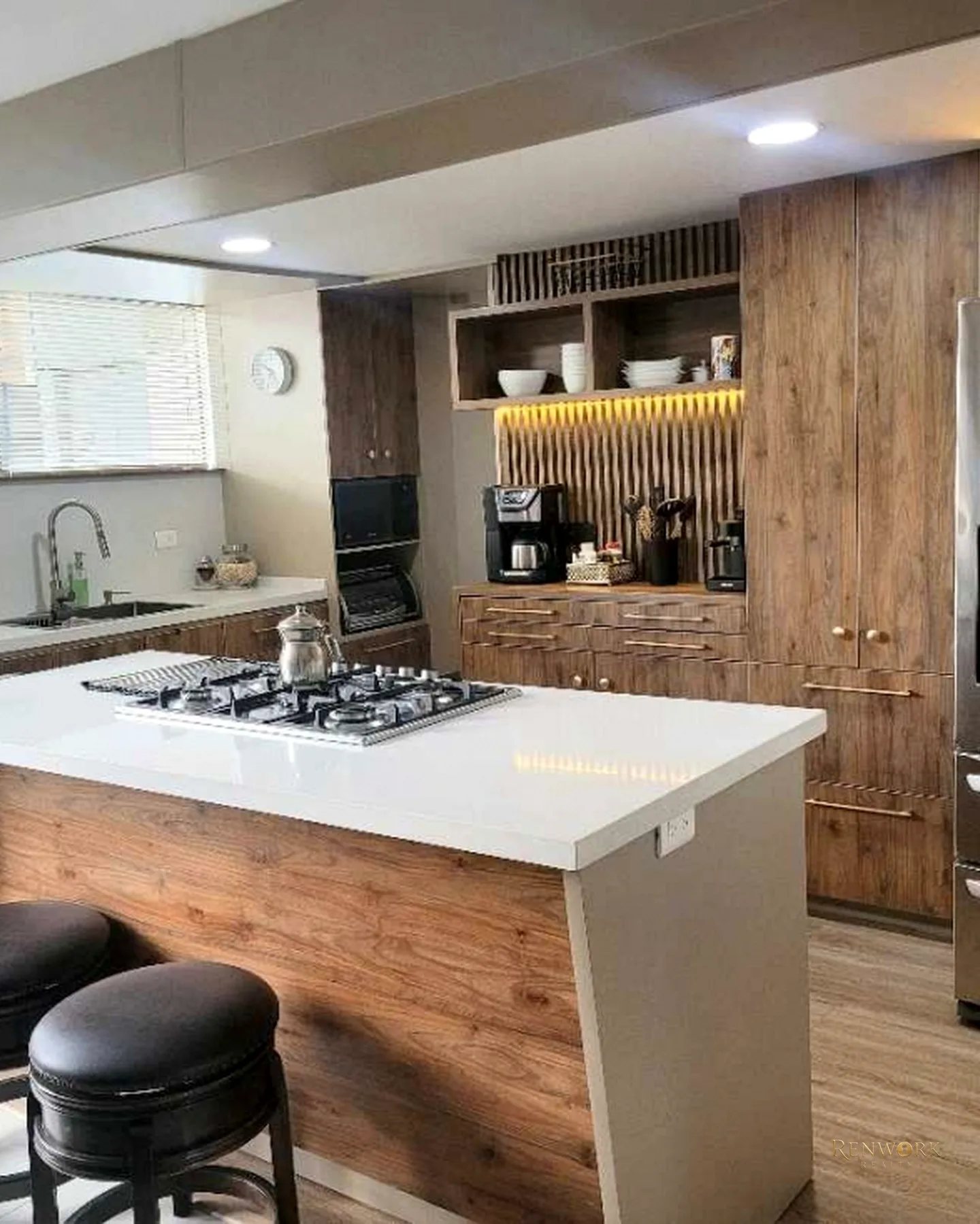 VENTA APTO REMODELADO EN EL POBLADO BALSOS CERCA DE TODO · foto 7