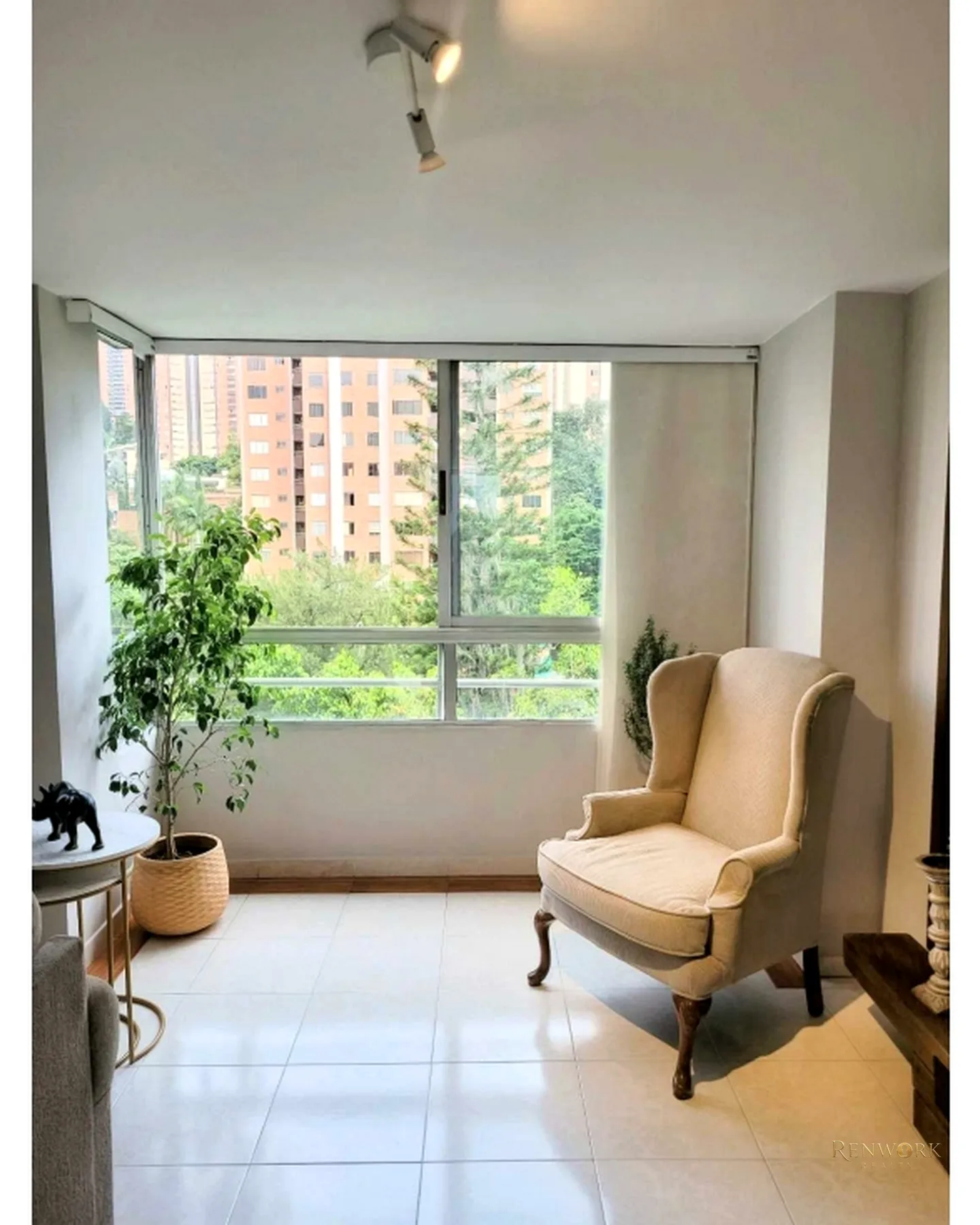 VENTA APTO REMODELADO EN EL POBLADO BALSOS CERCA DE TODO · foto 10