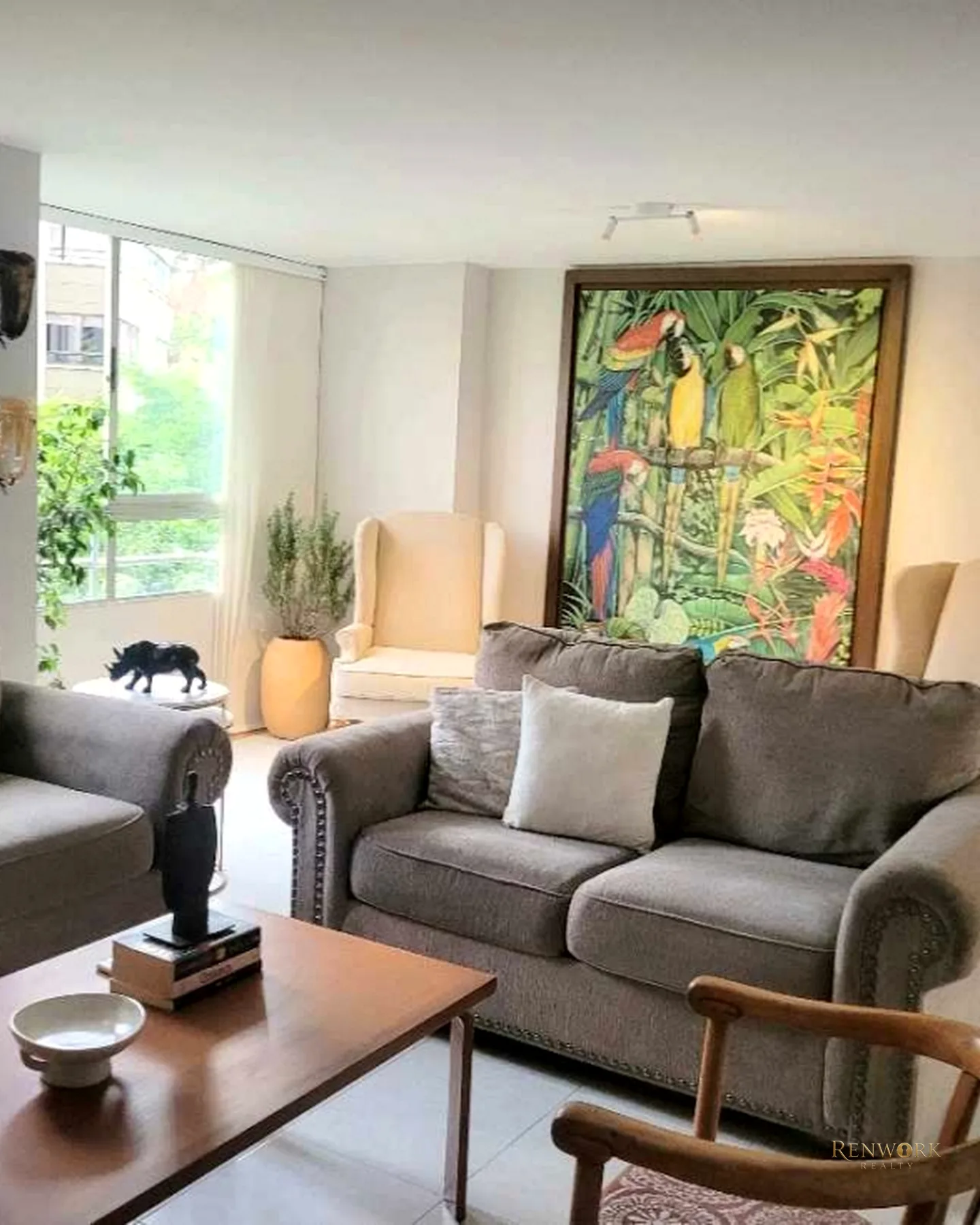 VENTA APTO REMODELADO EN EL POBLADO BALSOS CERCA DE TODO · foto 3