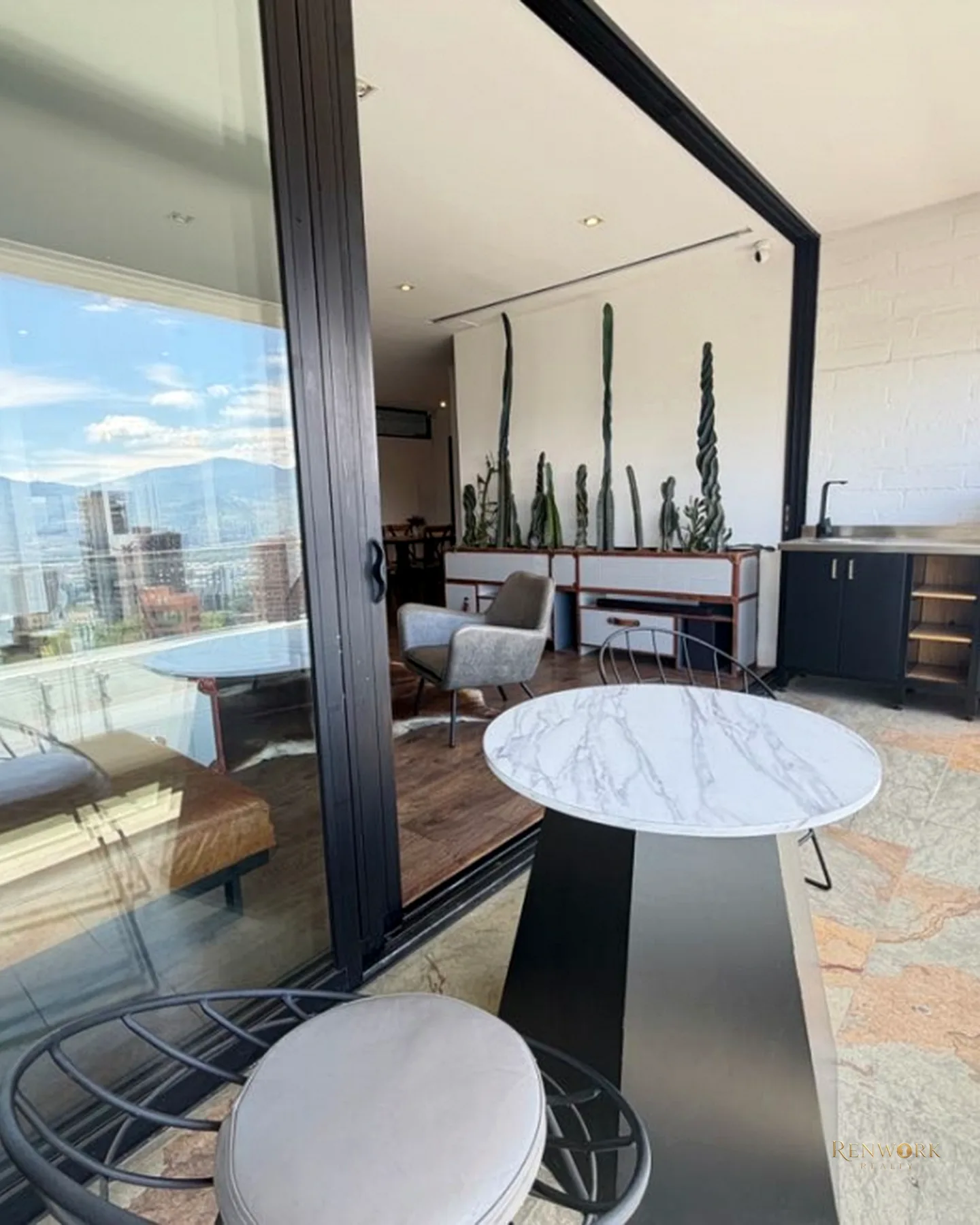 VENTA/ARRIENDO APARTAMENTO ESPECTACULAR SECTOR CAMPESTRE DRIVE INN · foto 3